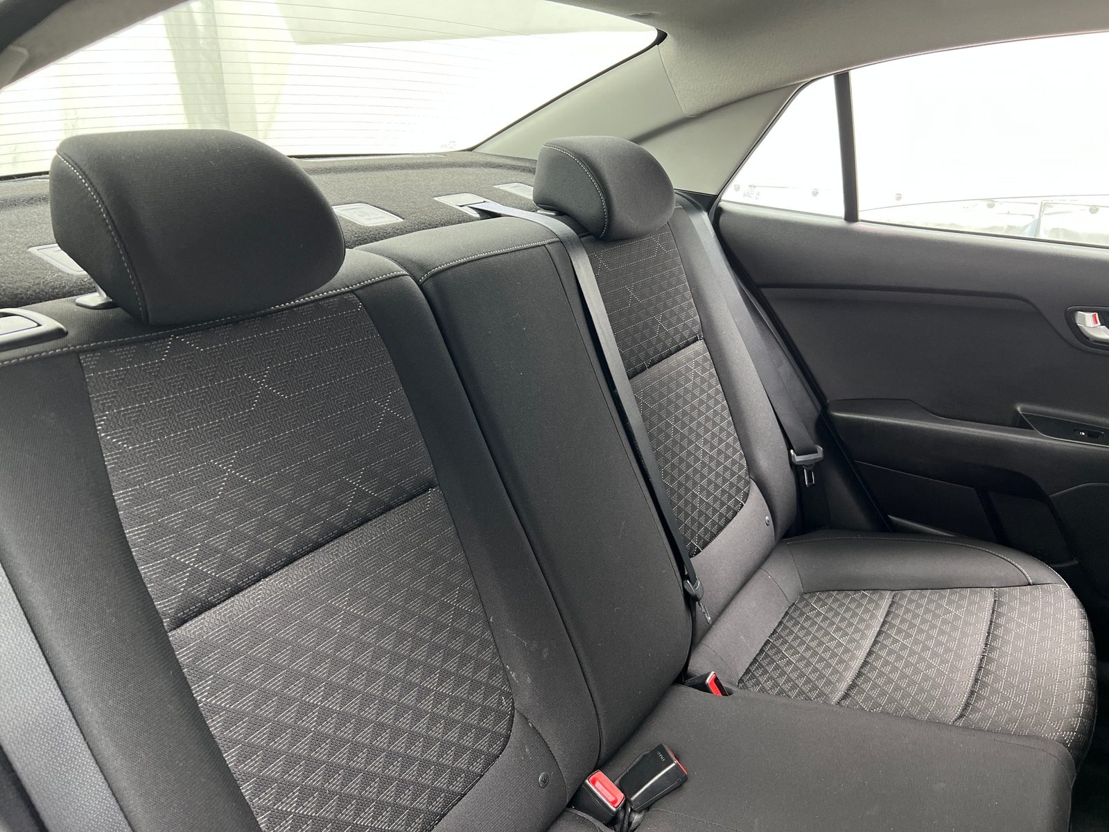 Thumbnail: 2020 Kia Rio - 6