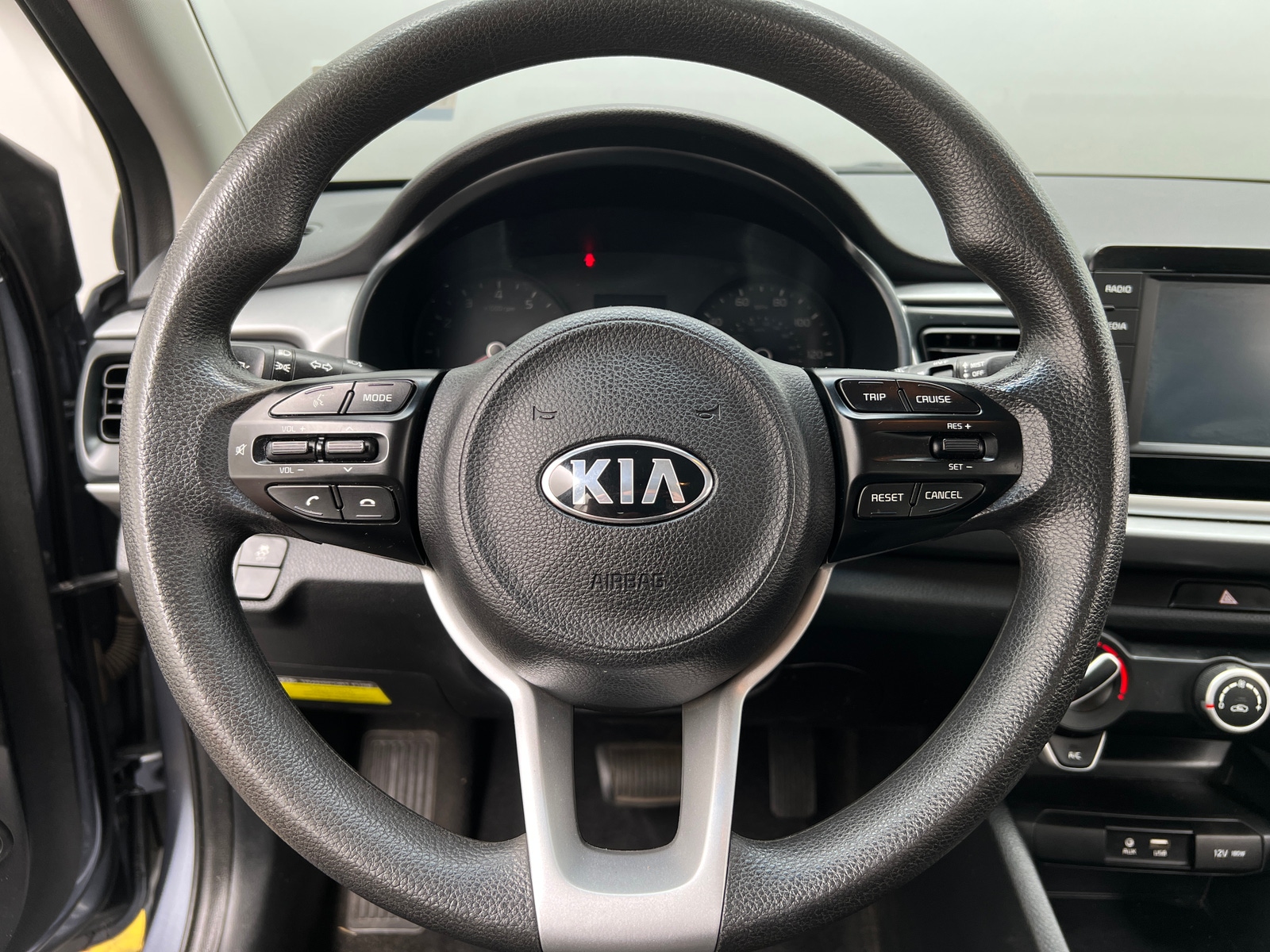 Thumbnail: 2020 Kia Rio - 5