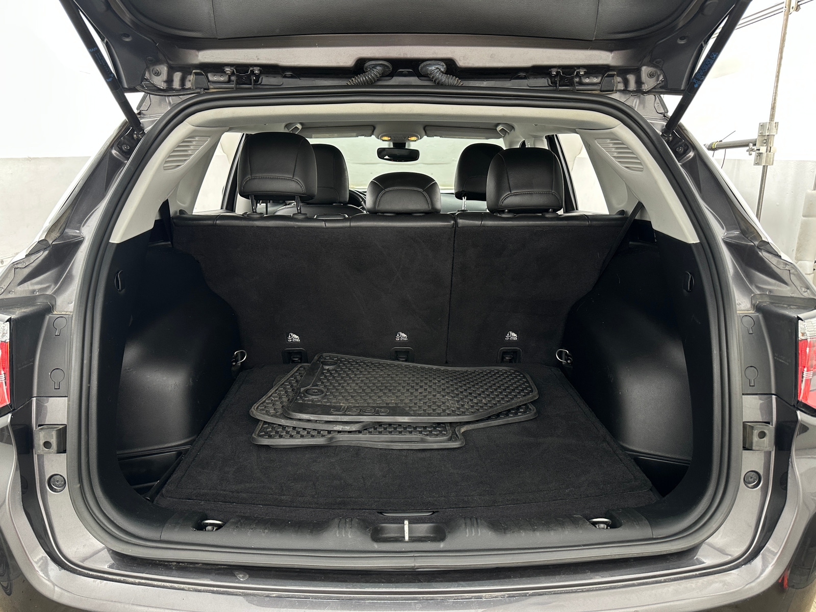 Thumbnail: 2020 Jeep Compass - 7