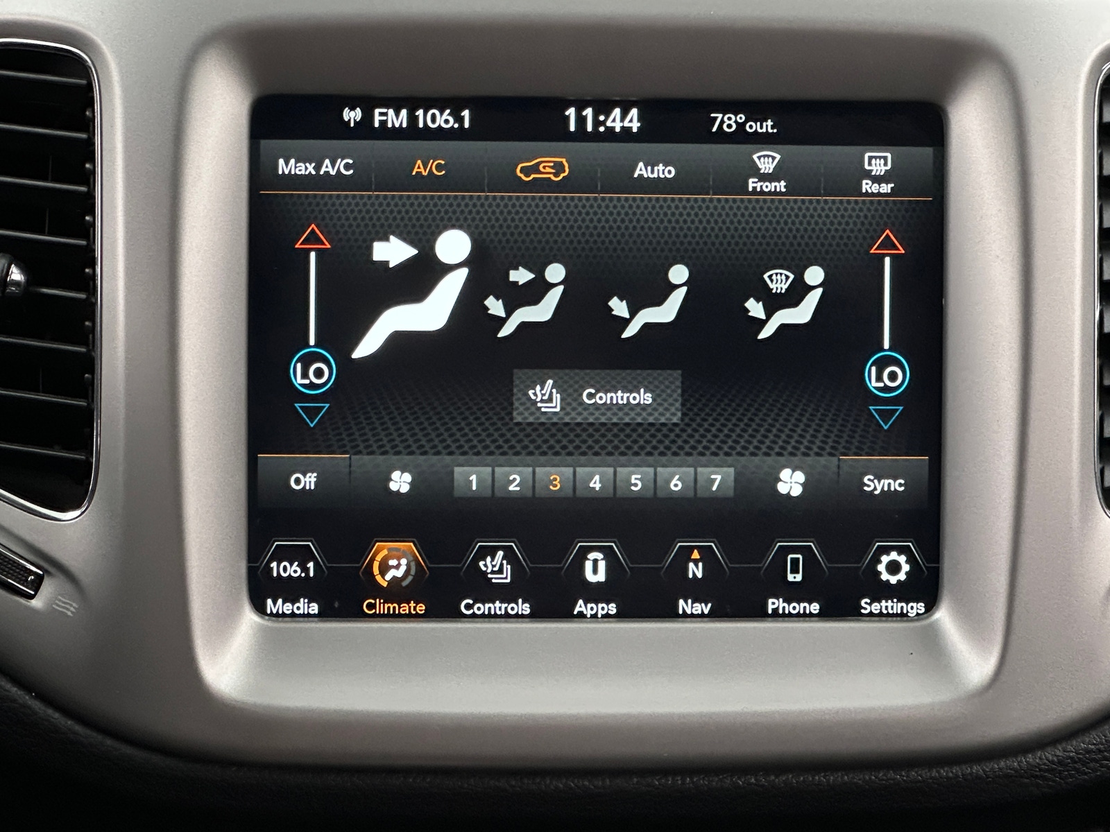 Thumbnail: 2020 Jeep Compass - 4