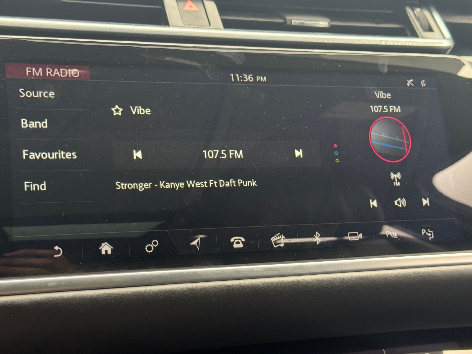 Thumbnail: 2018 Land Rover Range Rover Velar - 3
