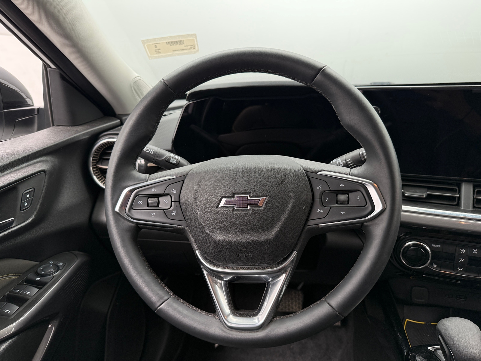 Thumbnail: 2025 Chevrolet Trax - 4