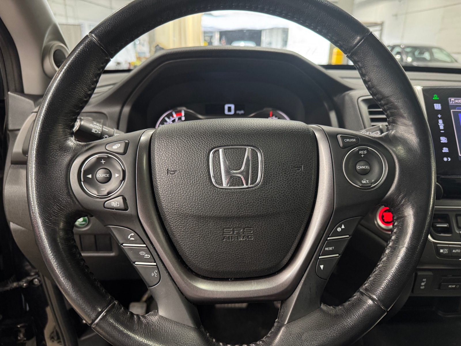 Thumbnail: 2016 Honda Pilot - 3