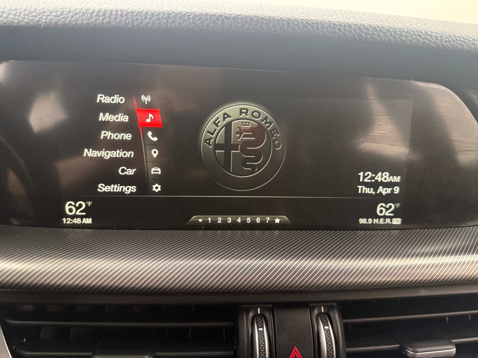 Thumbnail: 2019 Alfa Romeo Stelvio - 3