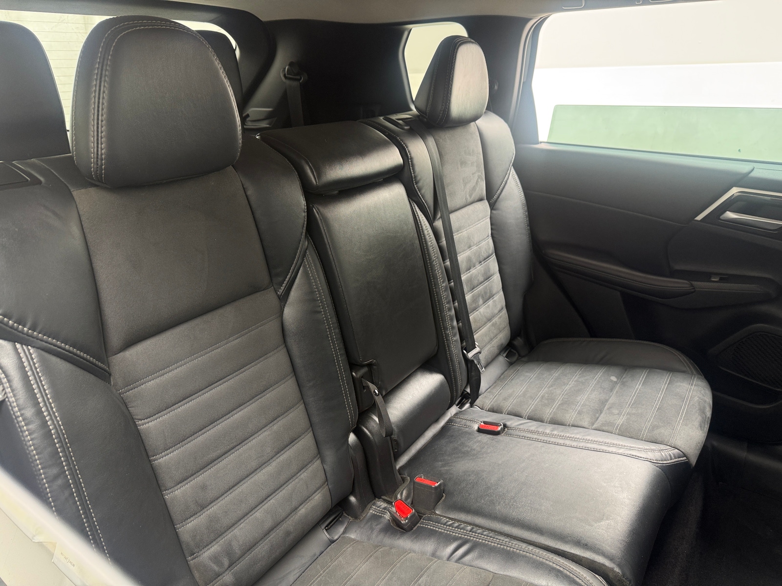 Thumbnail: 2022 Mitsubishi Outlander - 5