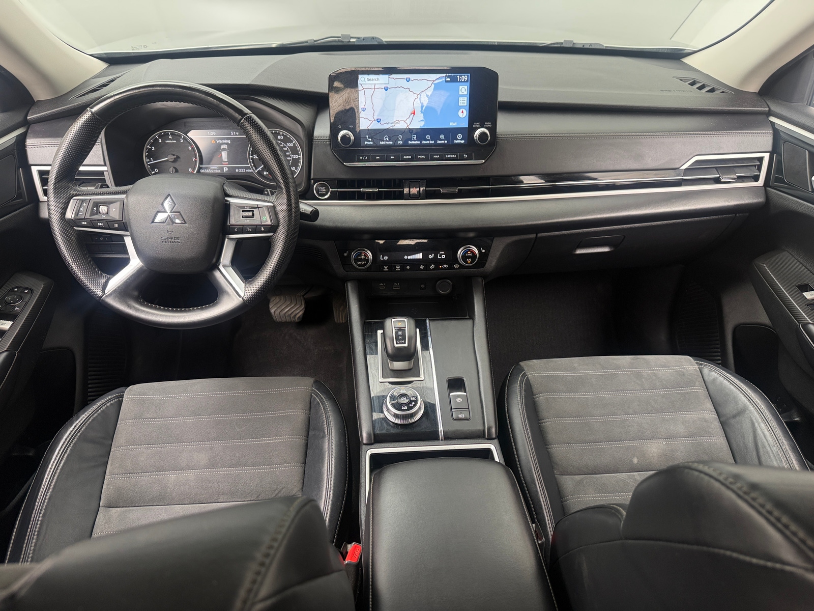 Thumbnail: 2022 Mitsubishi Outlander - 2