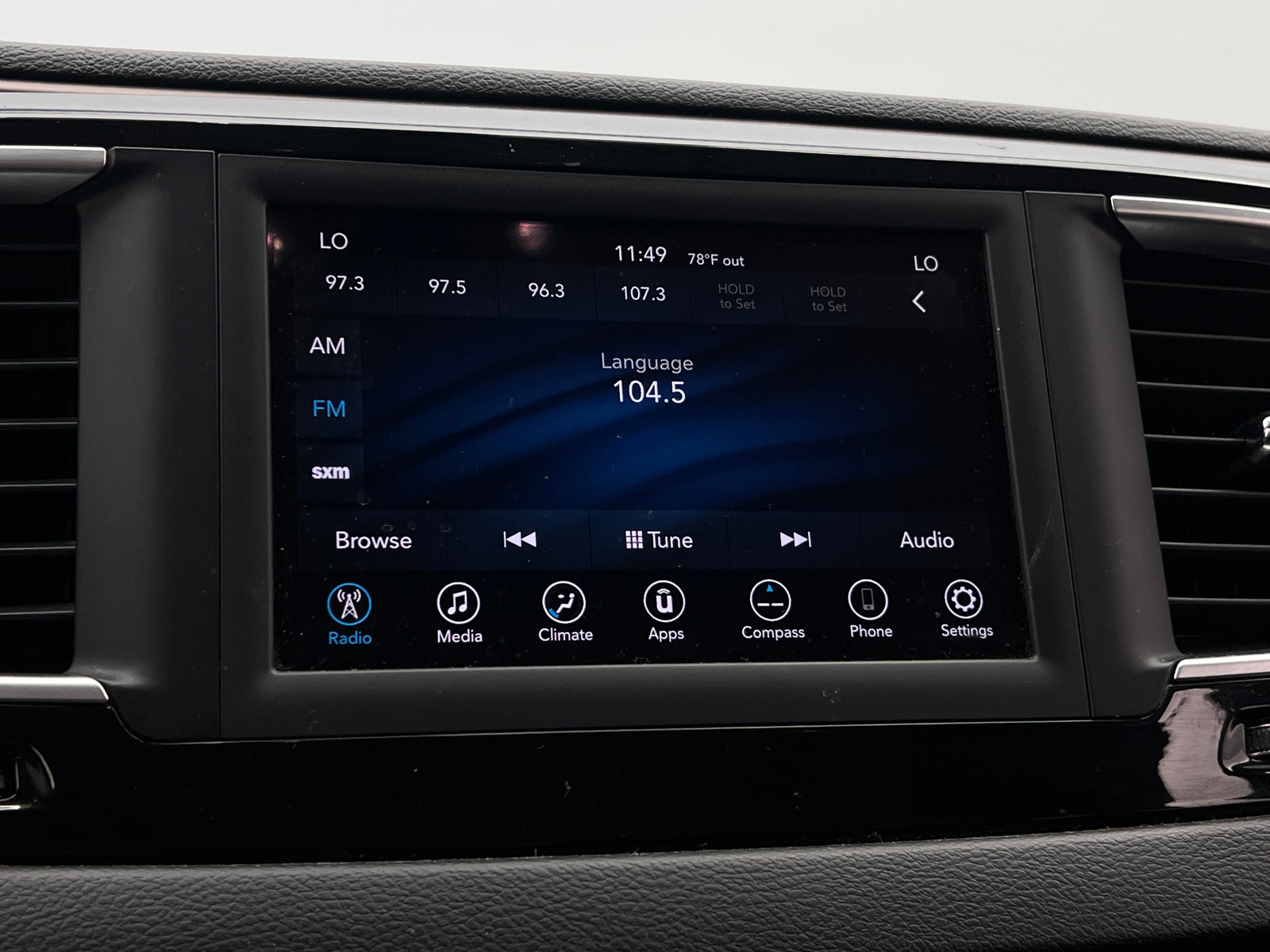 Thumbnail: 2018 Chrysler Pacifica - 4