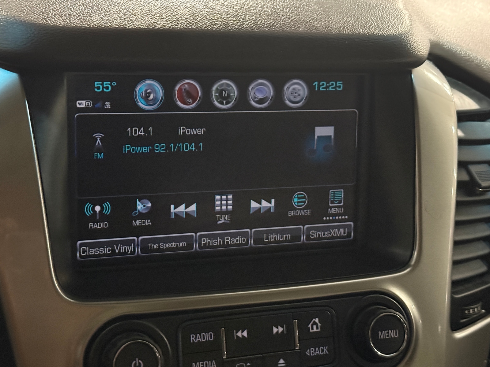 Thumbnail: 2018 Chevrolet Tahoe - 3