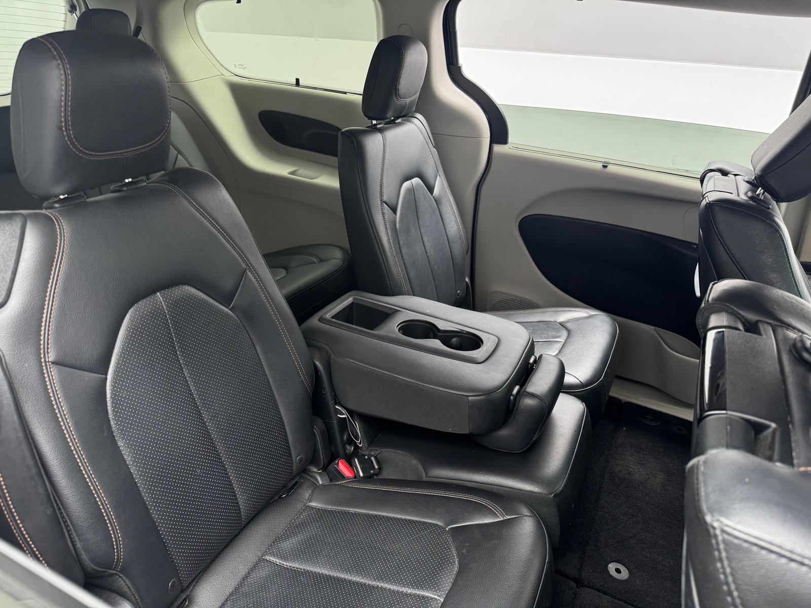 Thumbnail: 2018 Chrysler Pacifica - 5