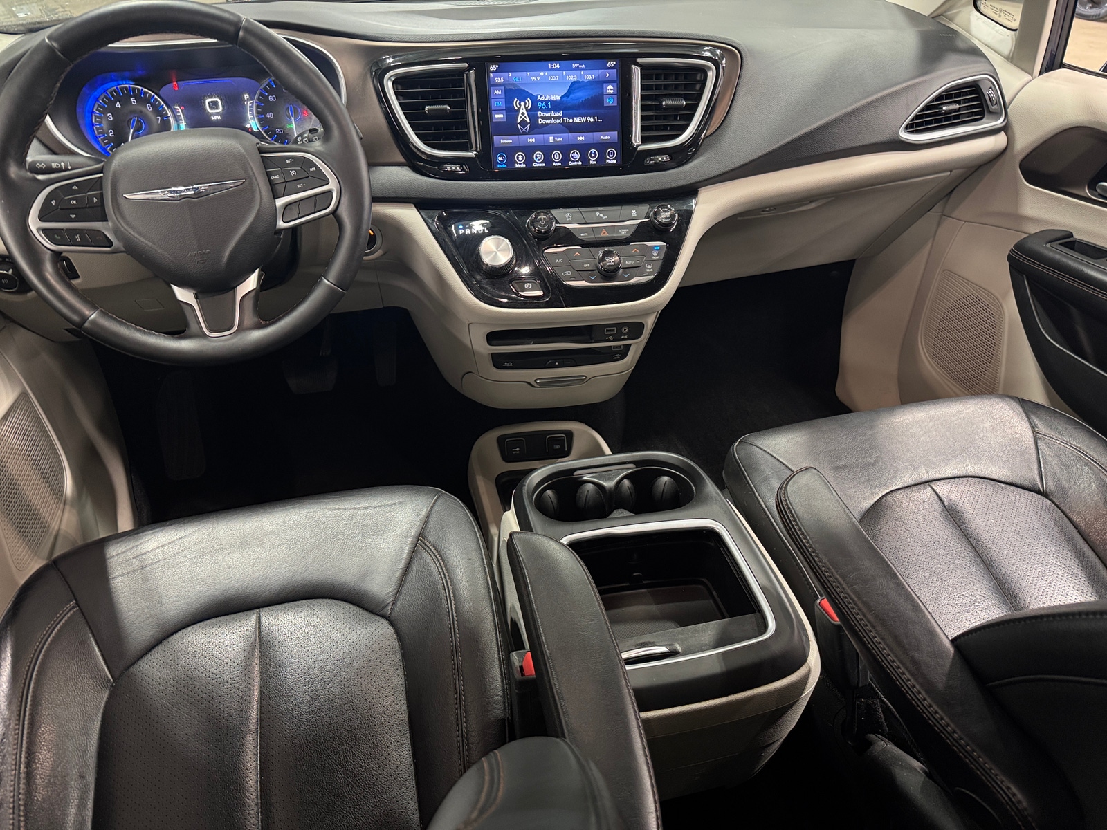 Thumbnail: 2018 Chrysler Pacifica - 2