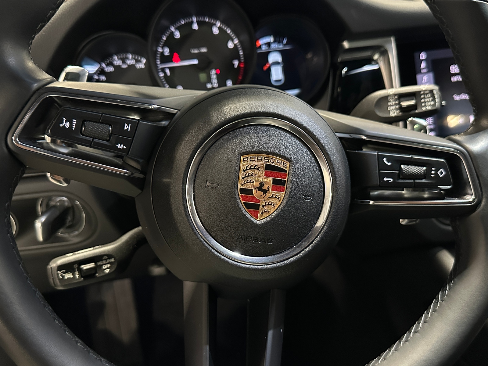 Thumbnail: 2024 Porsche Macan - 4