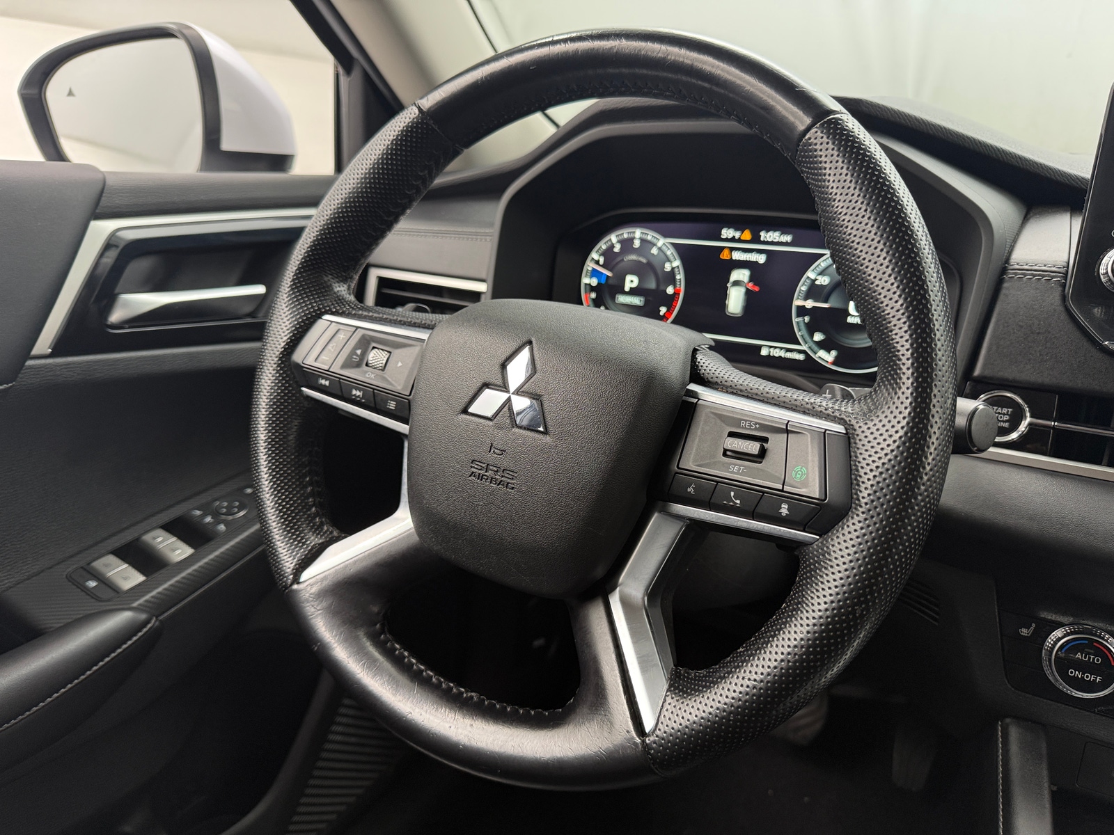 Thumbnail: 2022 Mitsubishi Outlander - 4