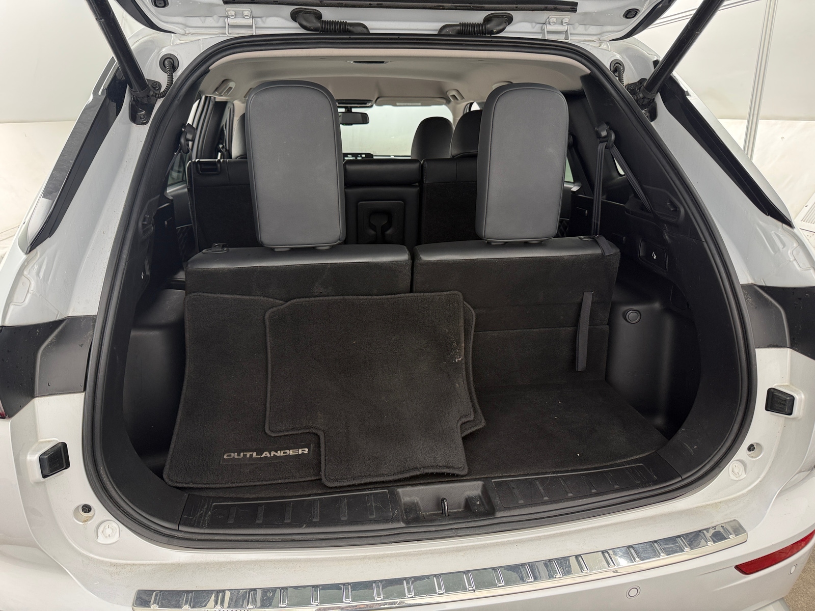 Thumbnail: 2022 Mitsubishi Outlander - 6