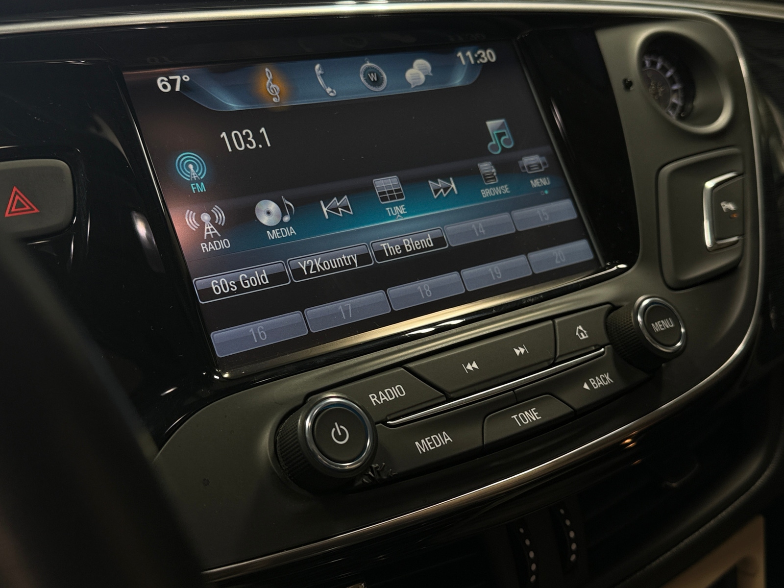 Thumbnail: 2017 Buick Envision - 3