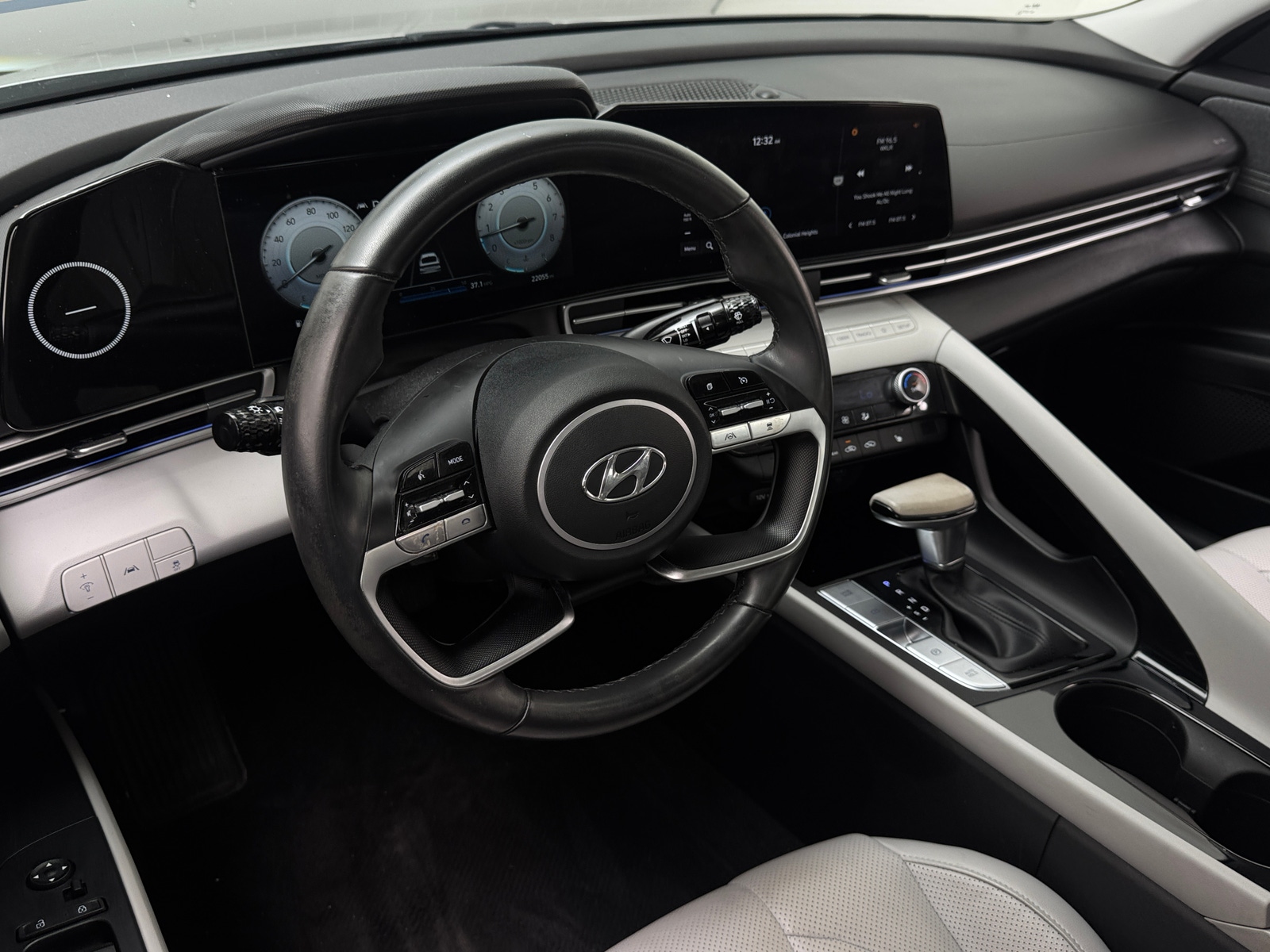 Thumbnail: 2022 Hyundai Elantra - 2