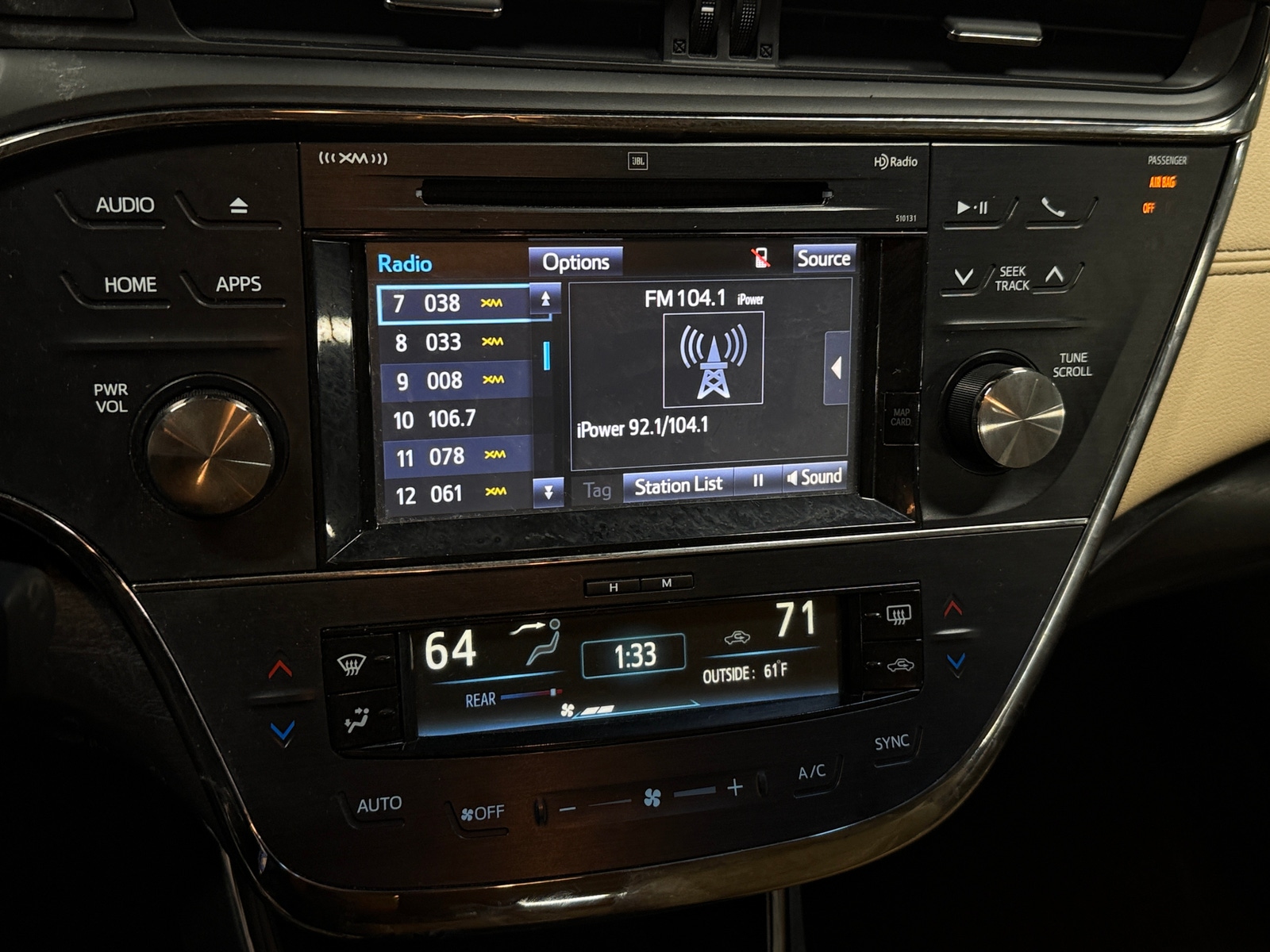 Thumbnail: 2016 Toyota Avalon - 3