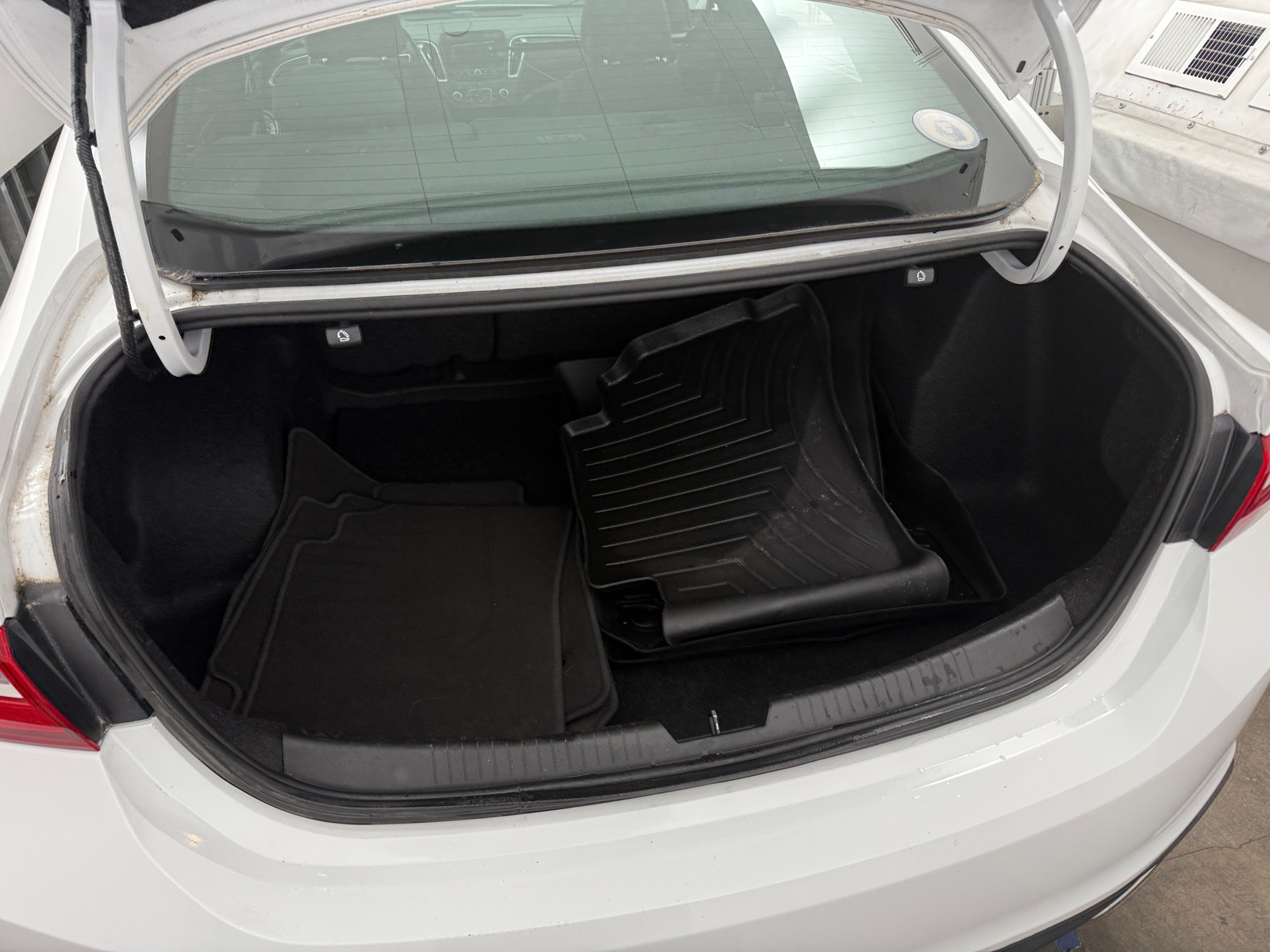 Thumbnail: 2020 Chevrolet Malibu - 7