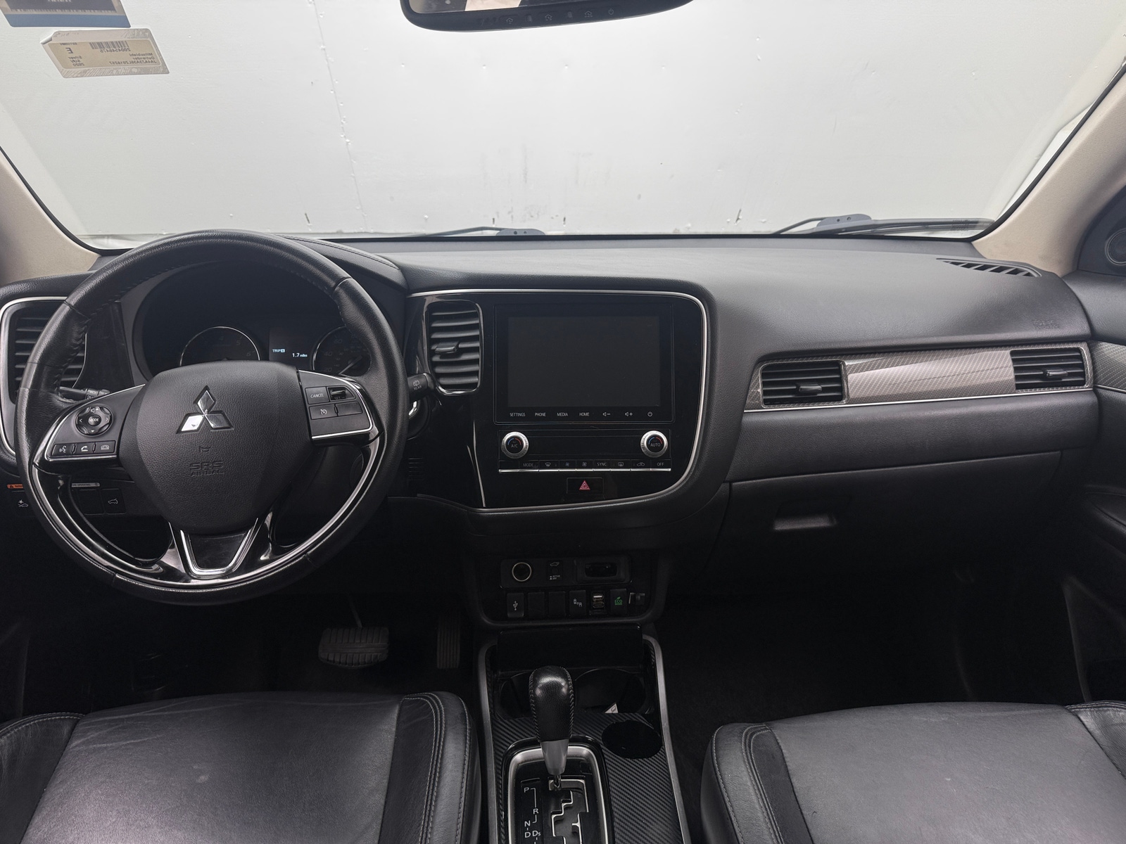 Thumbnail: 2020 Mitsubishi Outlander - 2