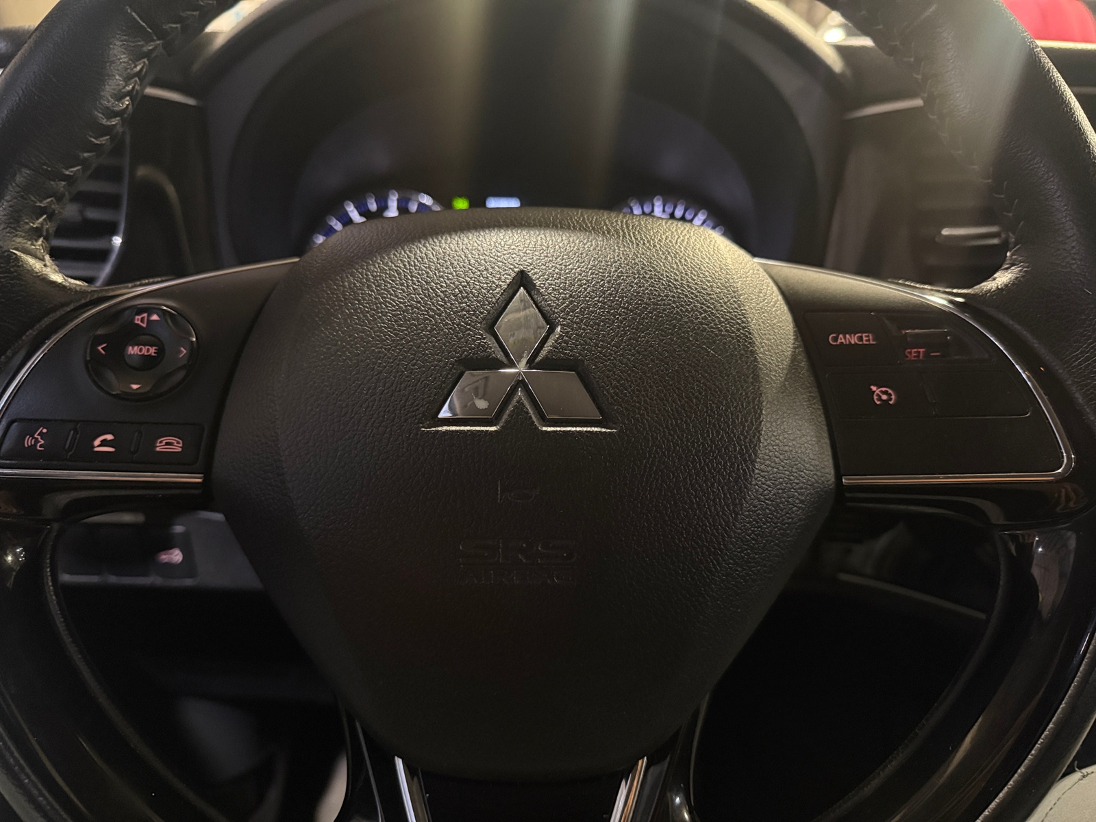 Thumbnail: 2020 Mitsubishi Outlander - 4