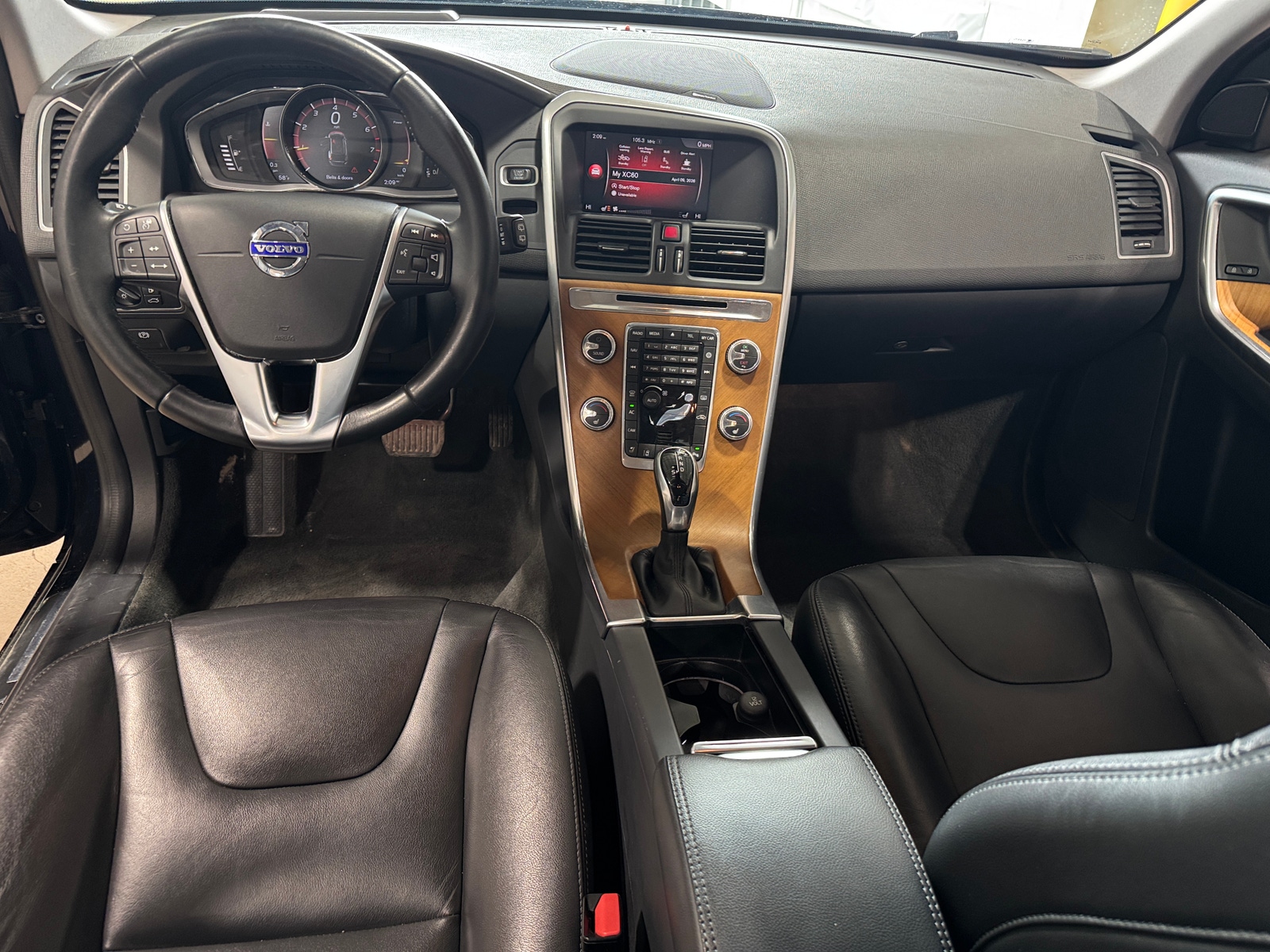 Thumbnail: 2017 Volvo XC60 - 2