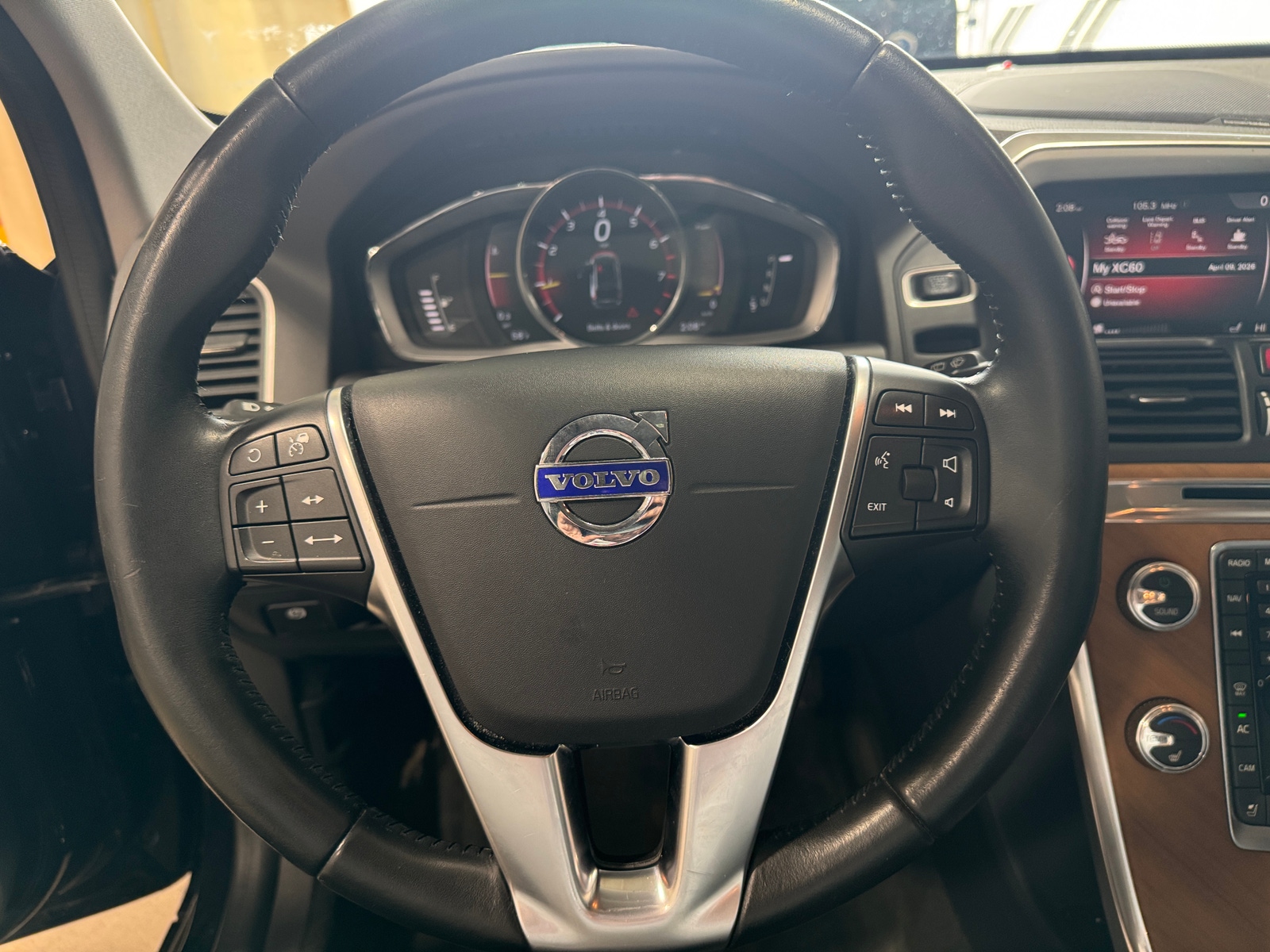 Thumbnail: 2017 Volvo XC60 - 4