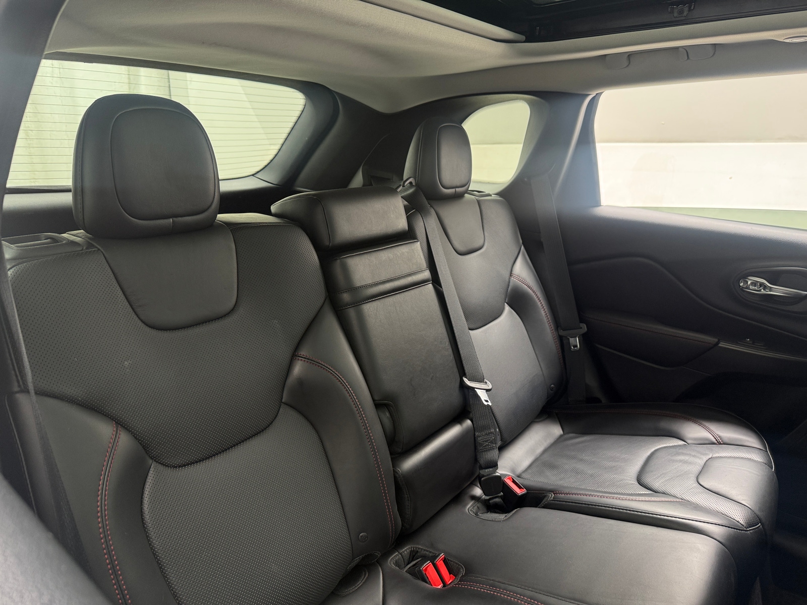 Thumbnail: 2019 Jeep Cherokee - 5