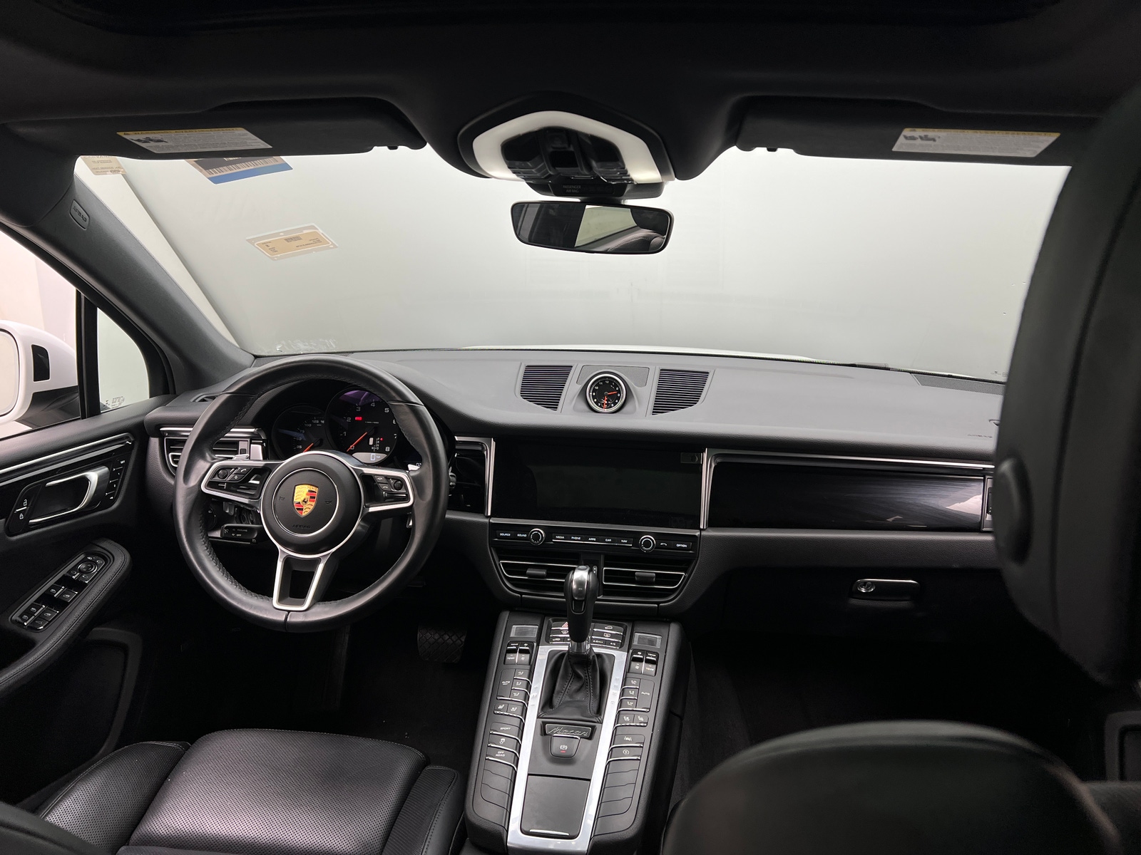 Thumbnail: 2021 Porsche Macan - 3