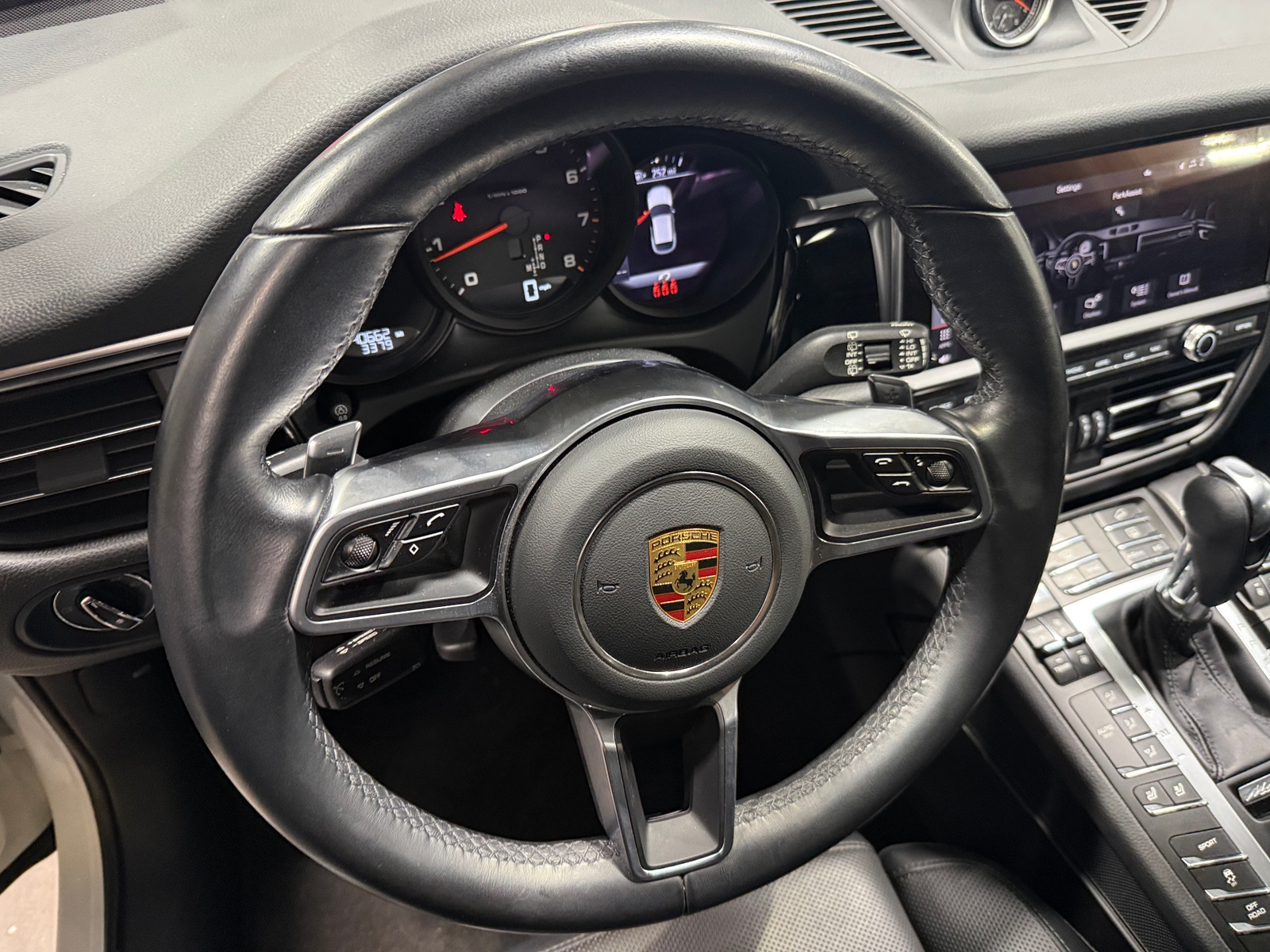 Thumbnail: 2021 Porsche Macan - 5