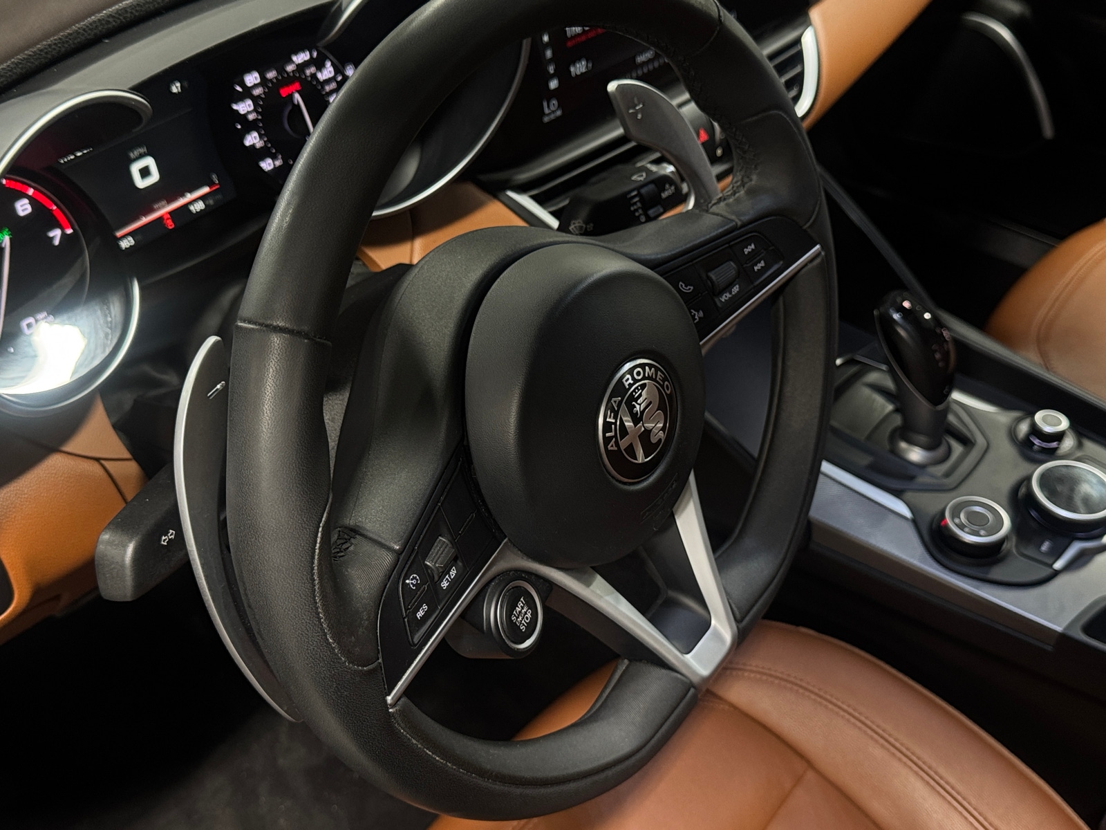 Thumbnail: 2017 Alfa Romeo Giulia - 4