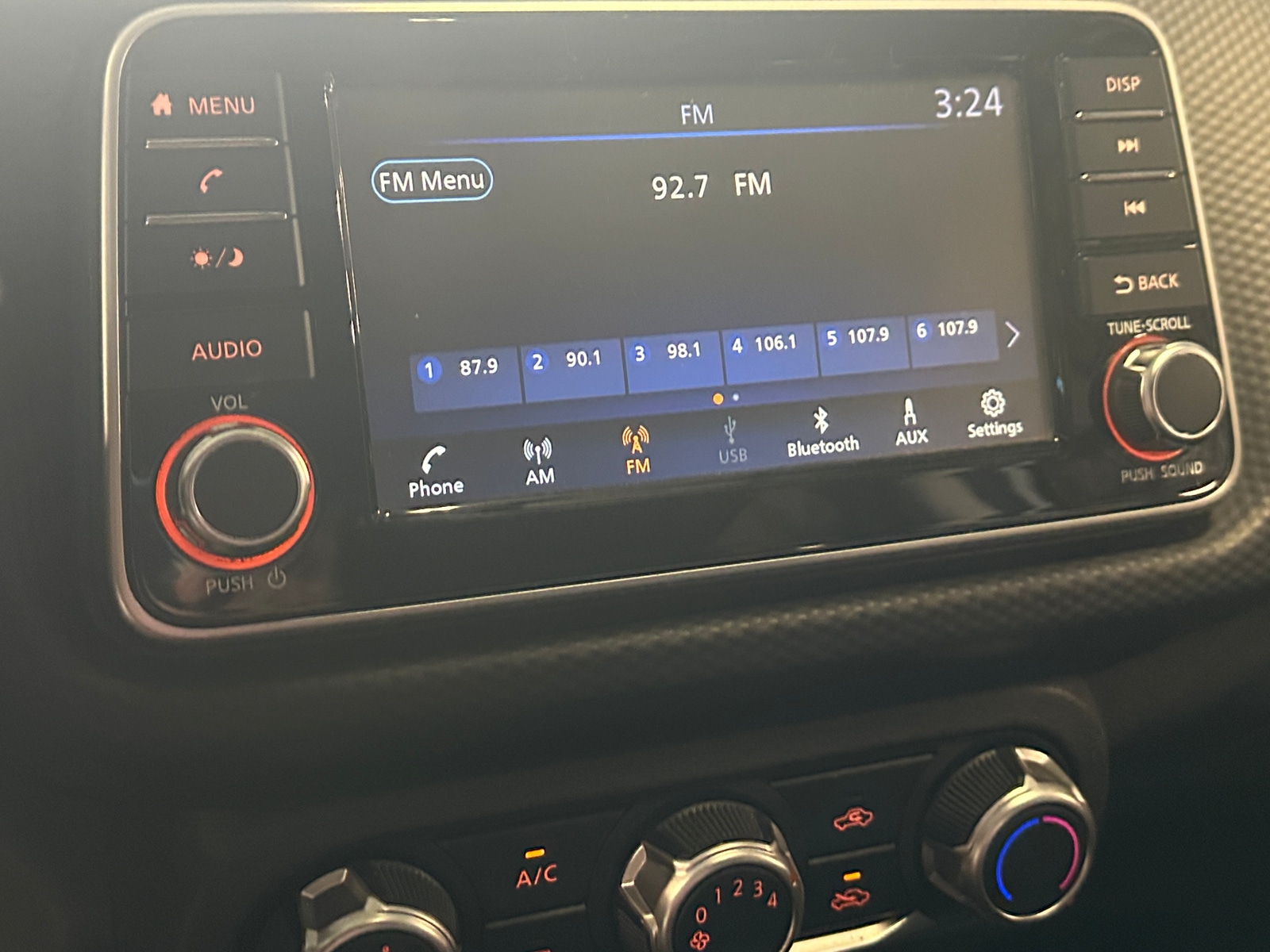 Thumbnail: 2022 Nissan Kicks - 4