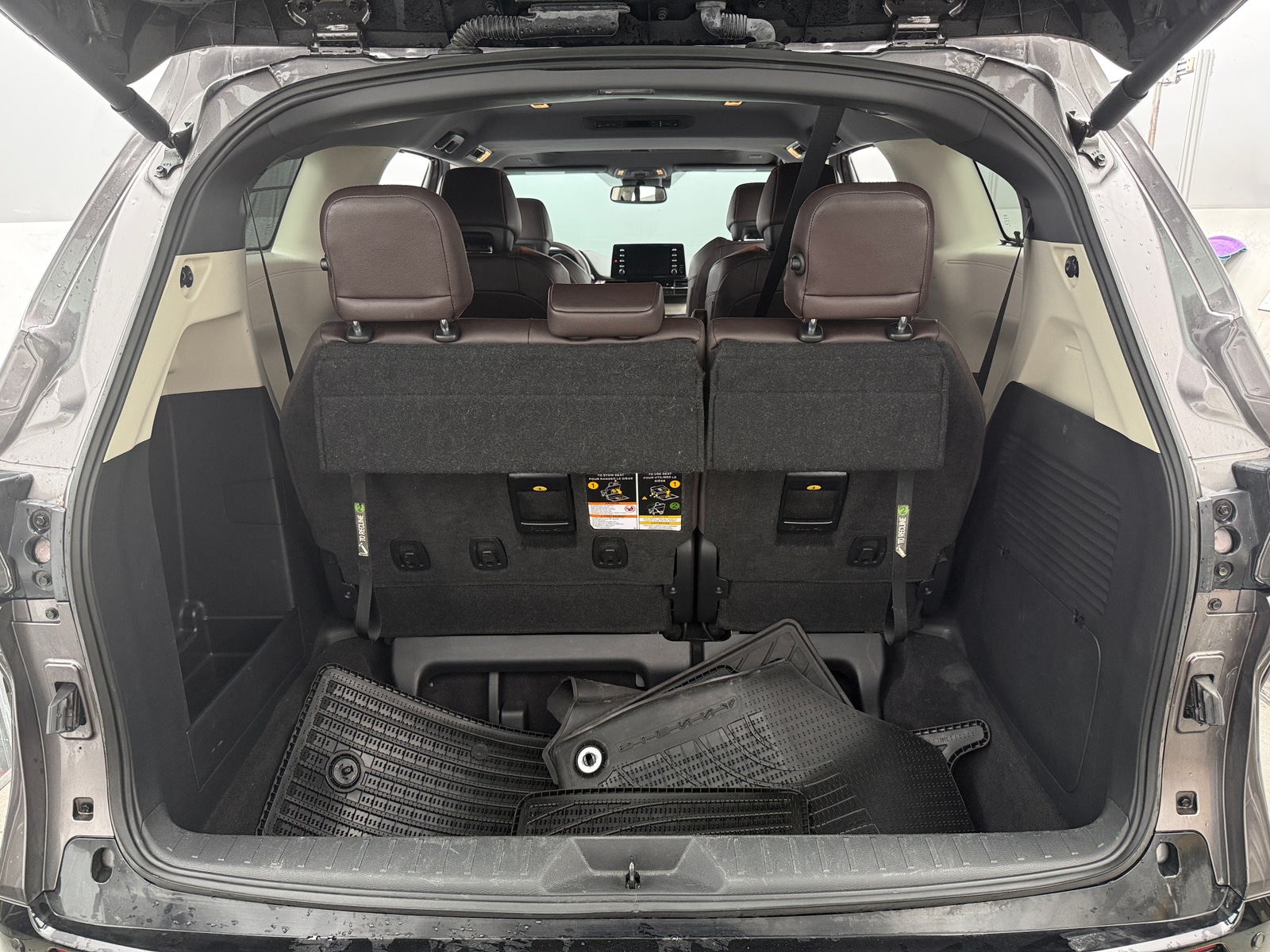 Thumbnail: 2023 Toyota Sienna - 6