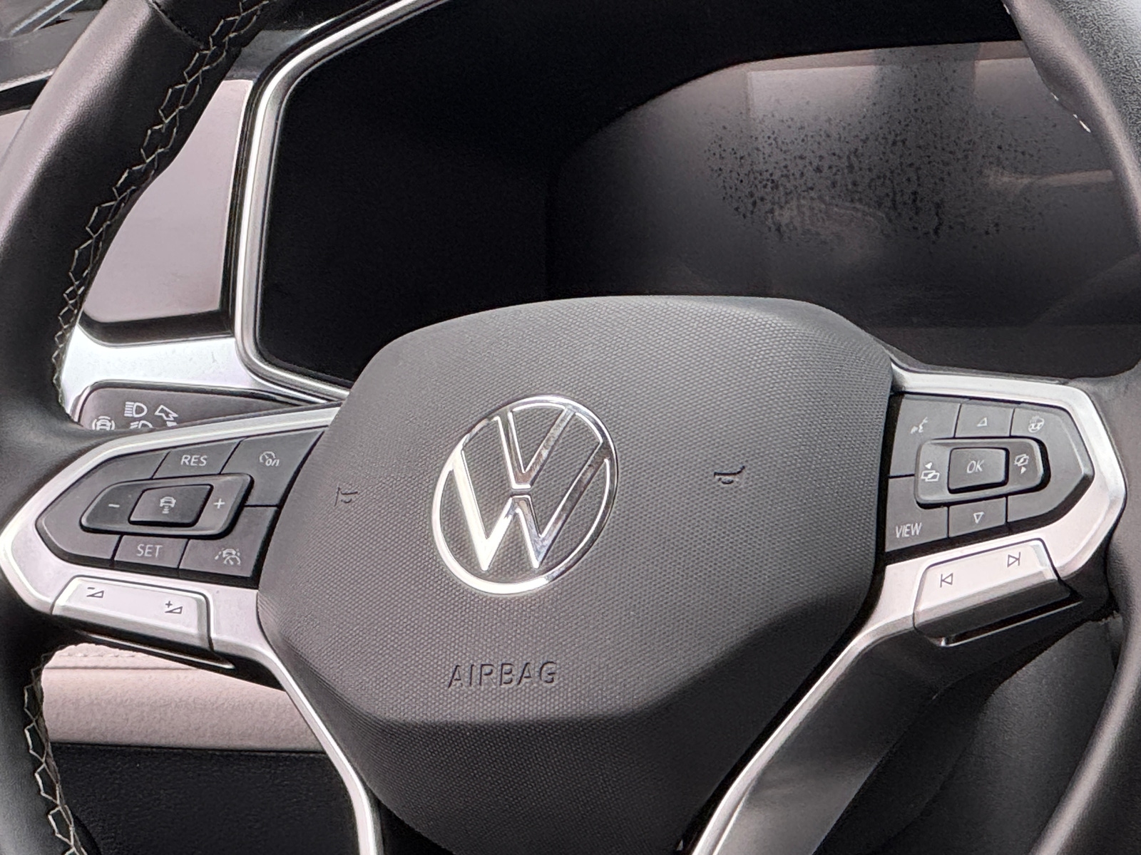 Thumbnail: 2025 Volkswagen Taos - 4