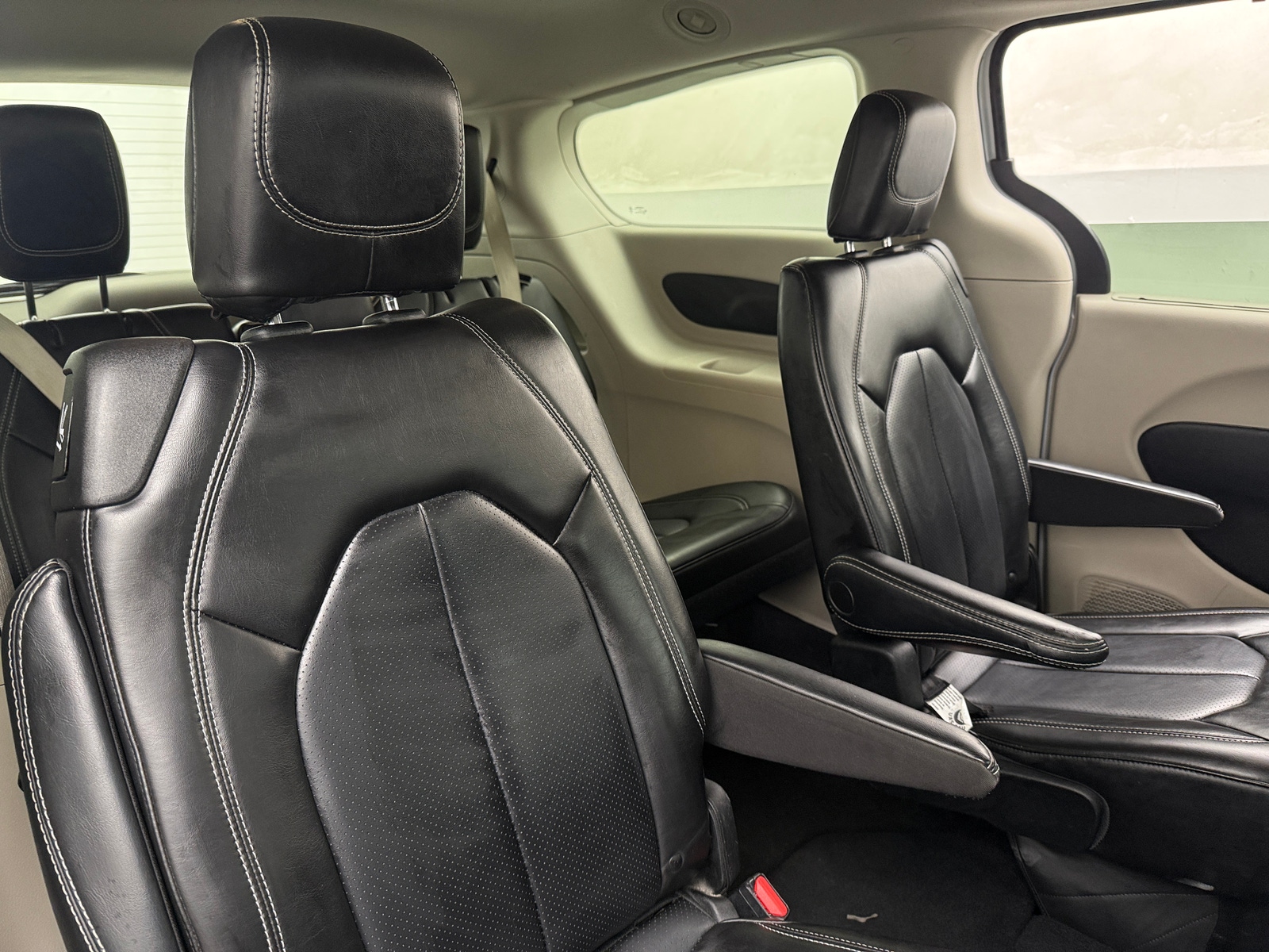 Thumbnail: 2023 Chrysler Pacifica - 5