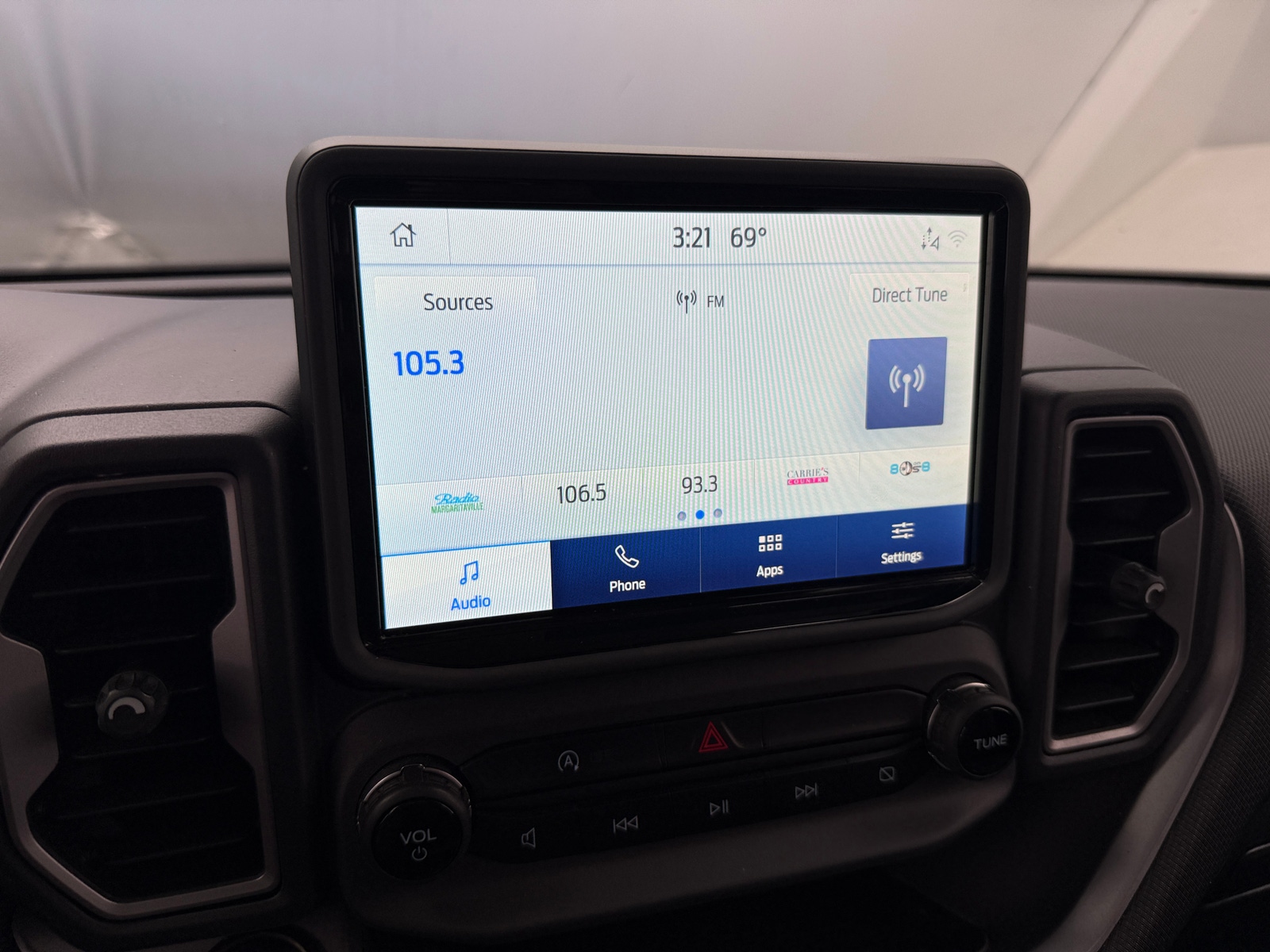 Thumbnail: 2022 Ford Bronco Sport - 4