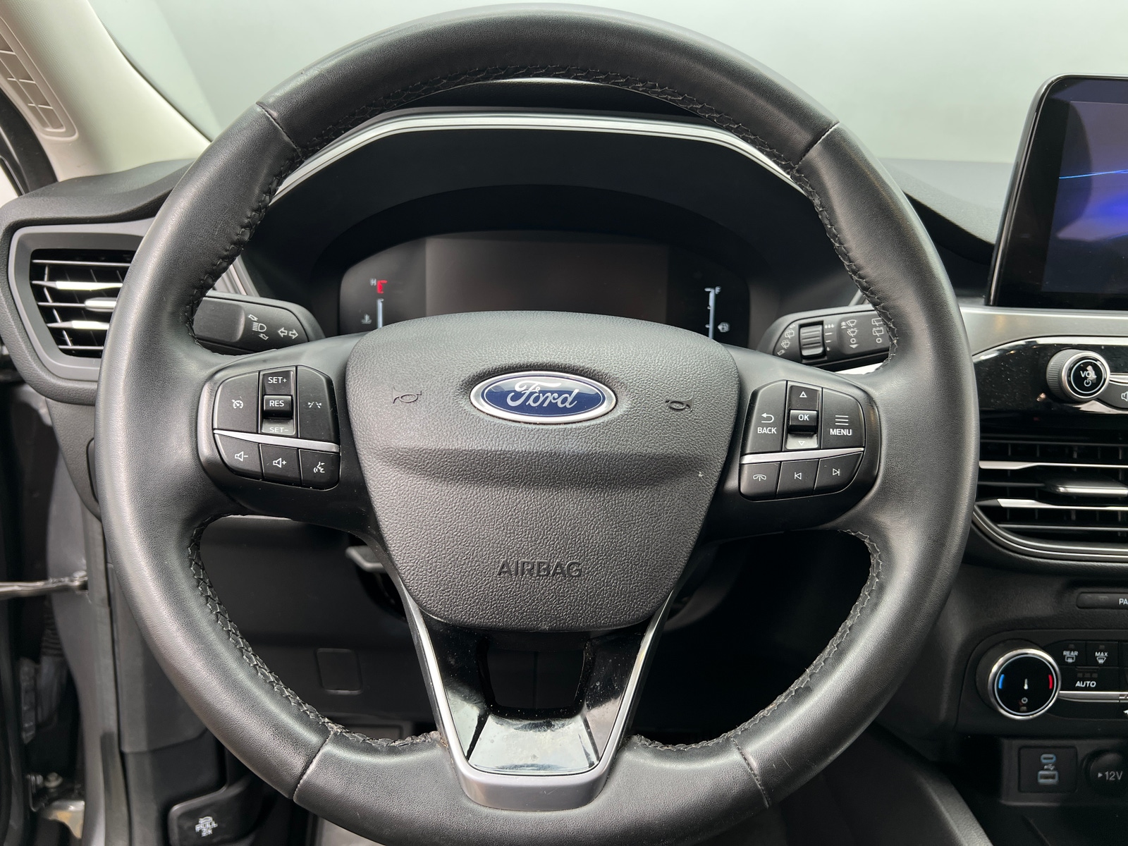 Thumbnail: 2023 Ford Escape - 5