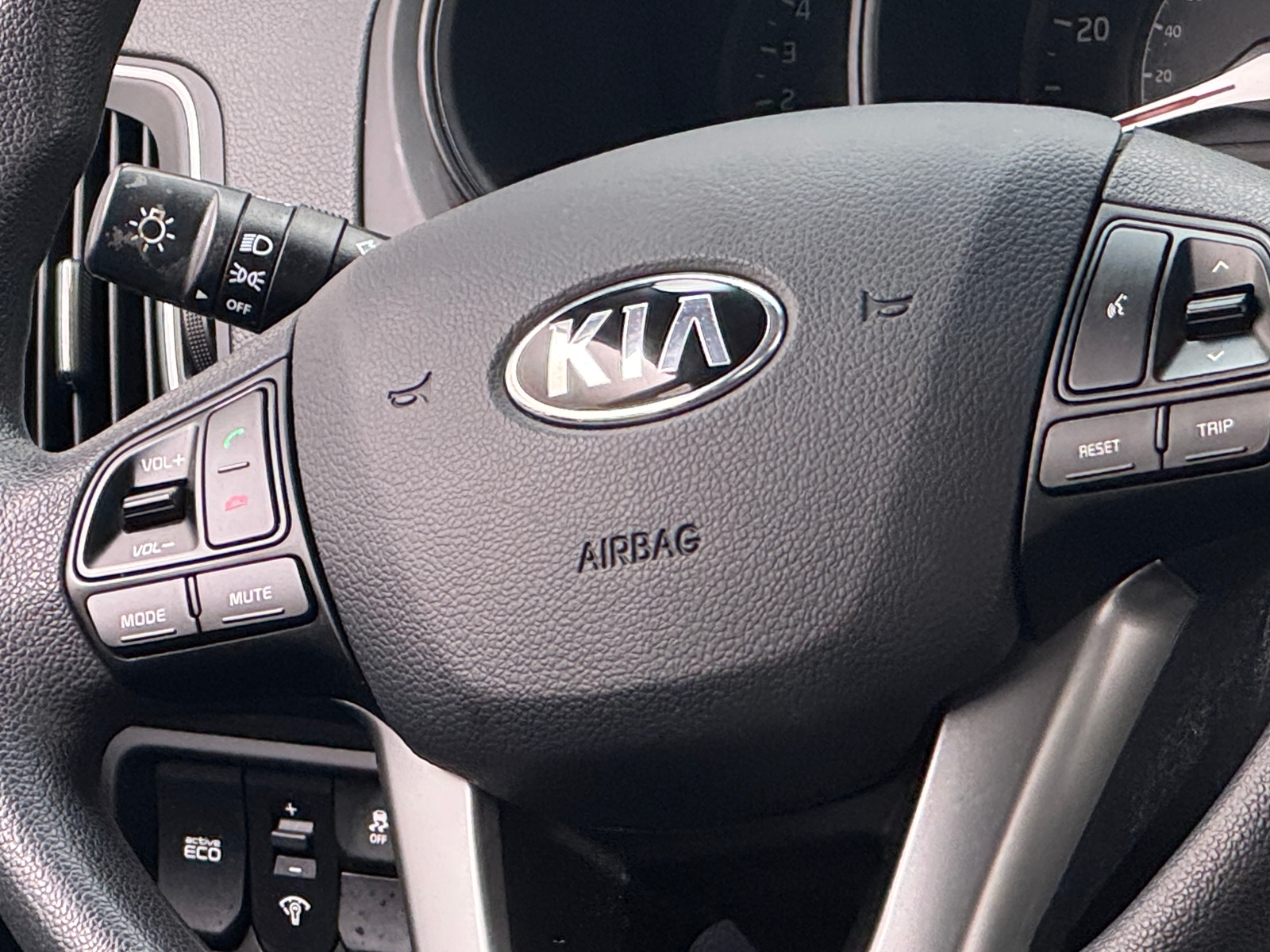 Thumbnail: 2016 Kia Rio - 5