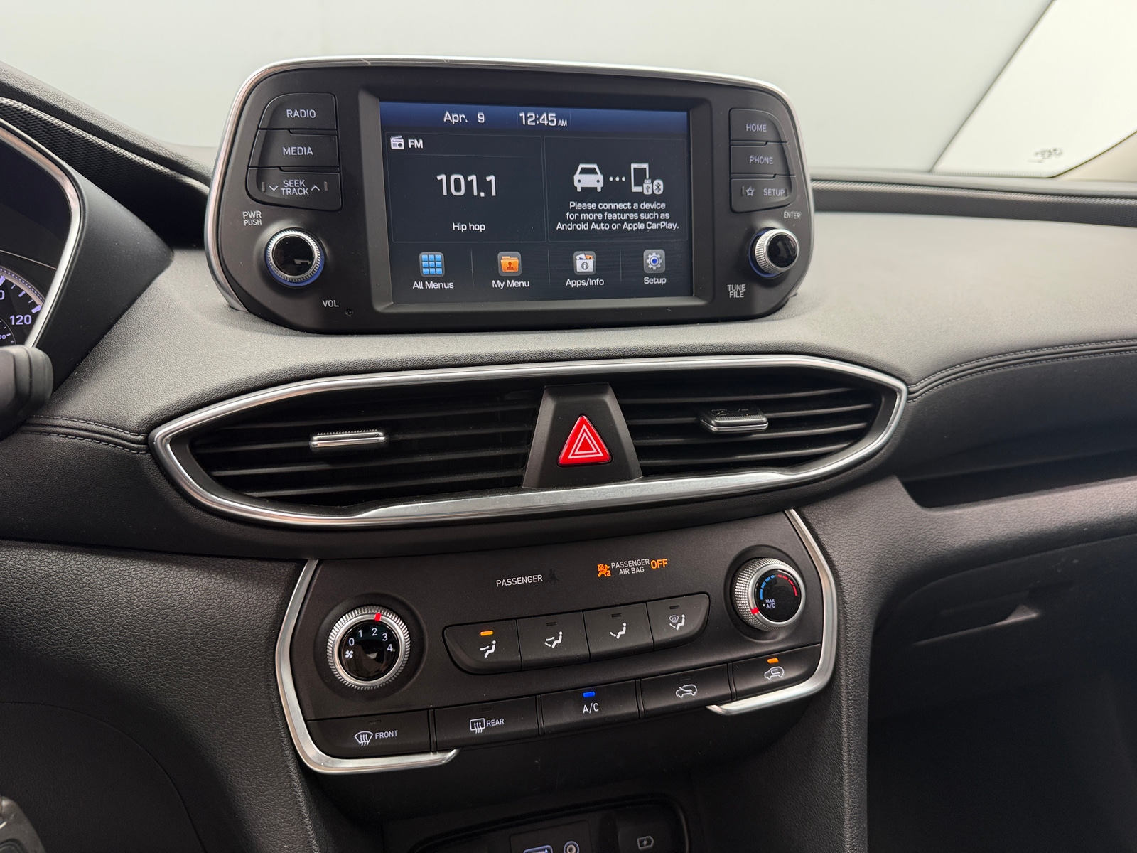 Thumbnail: 2019 Hyundai Santa Fe - 4