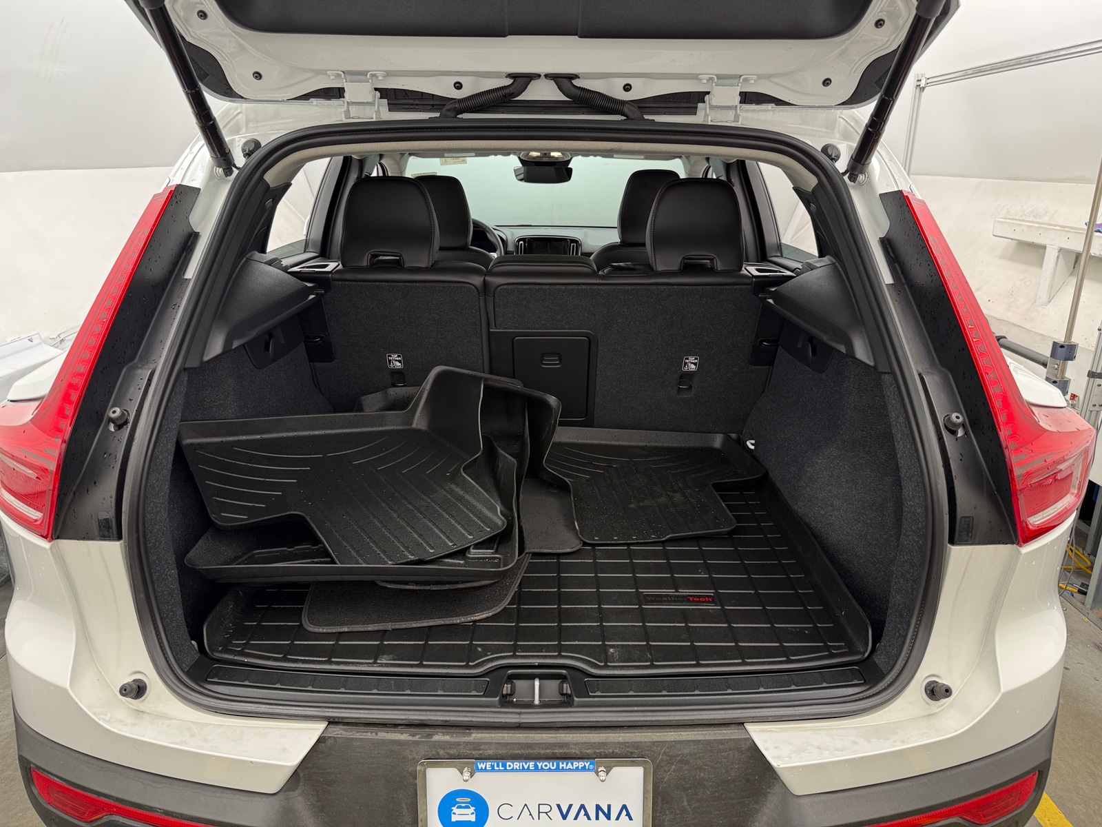 Thumbnail: 2025 Volvo XC40 - 6