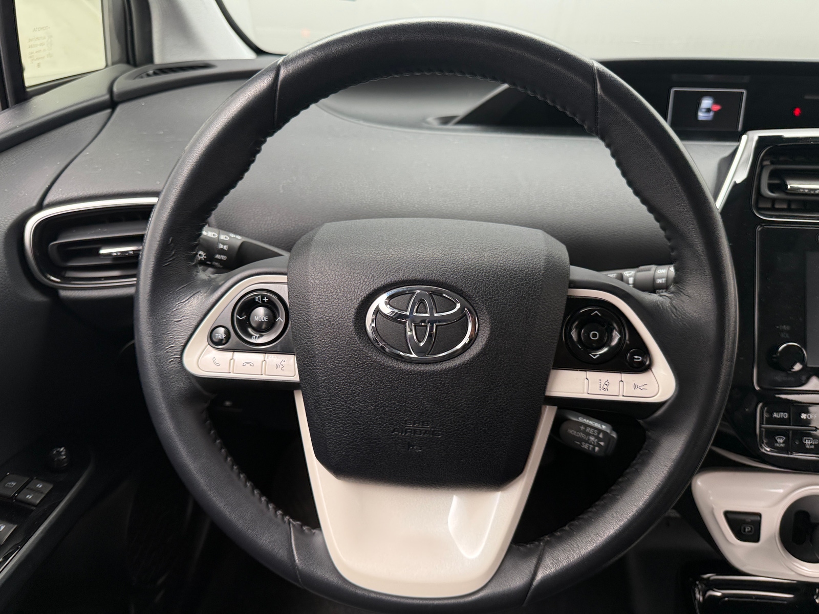 Thumbnail: 2017 Toyota Prius - 5