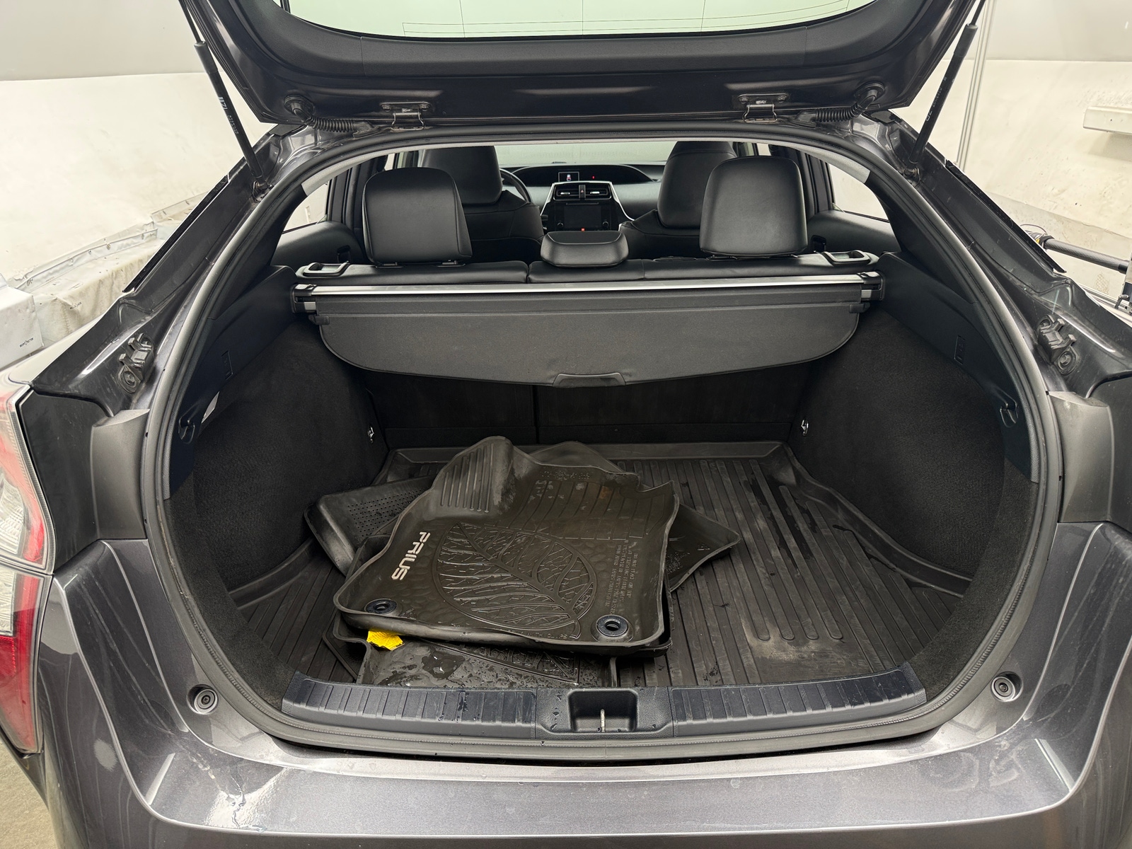 Thumbnail: 2017 Toyota Prius - 7