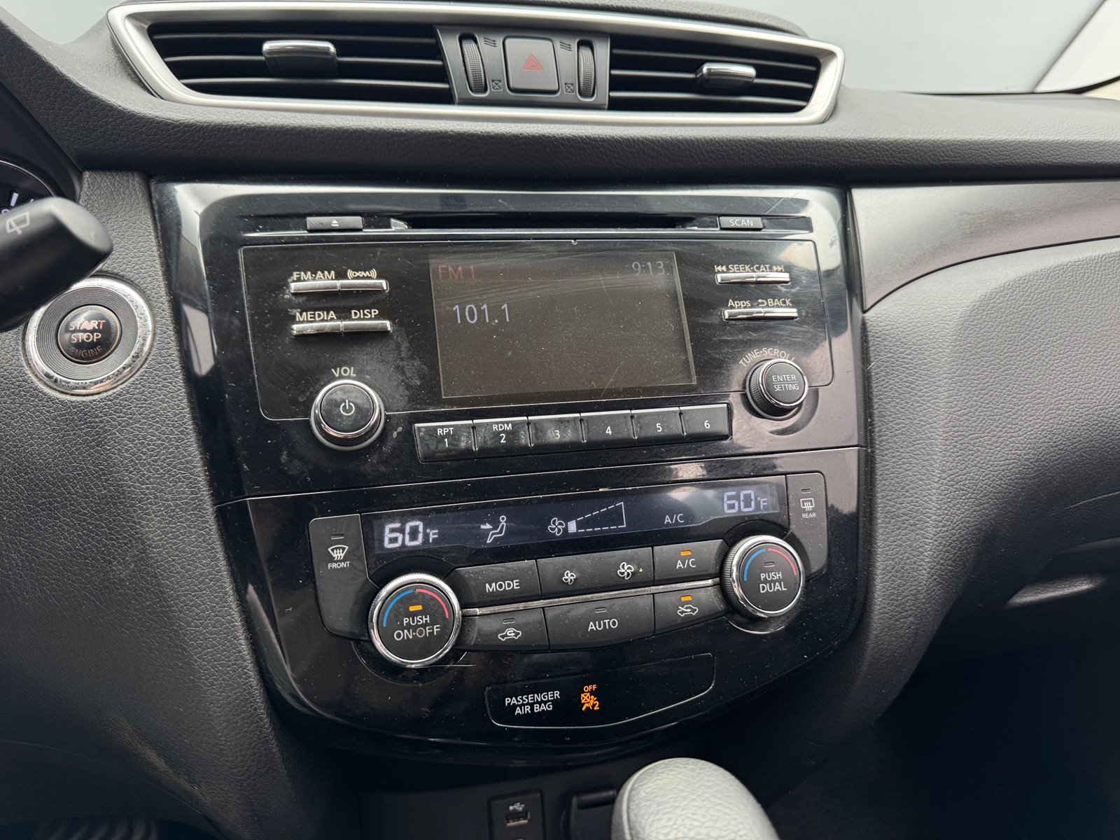 Thumbnail: 2016 Nissan Rogue - 4