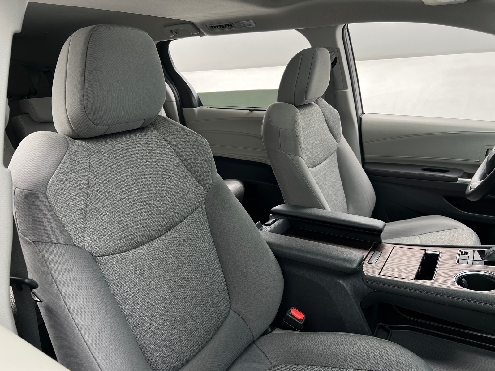 Thumbnail: 2022 Toyota Sienna - 2