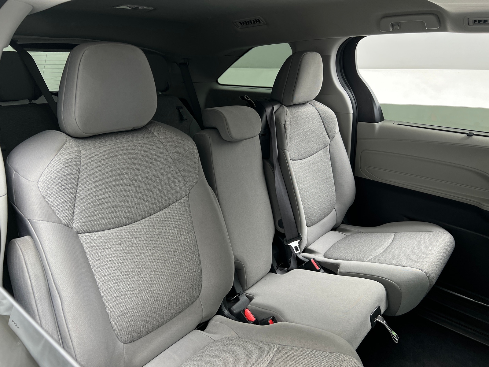 Thumbnail: 2022 Toyota Sienna - 6