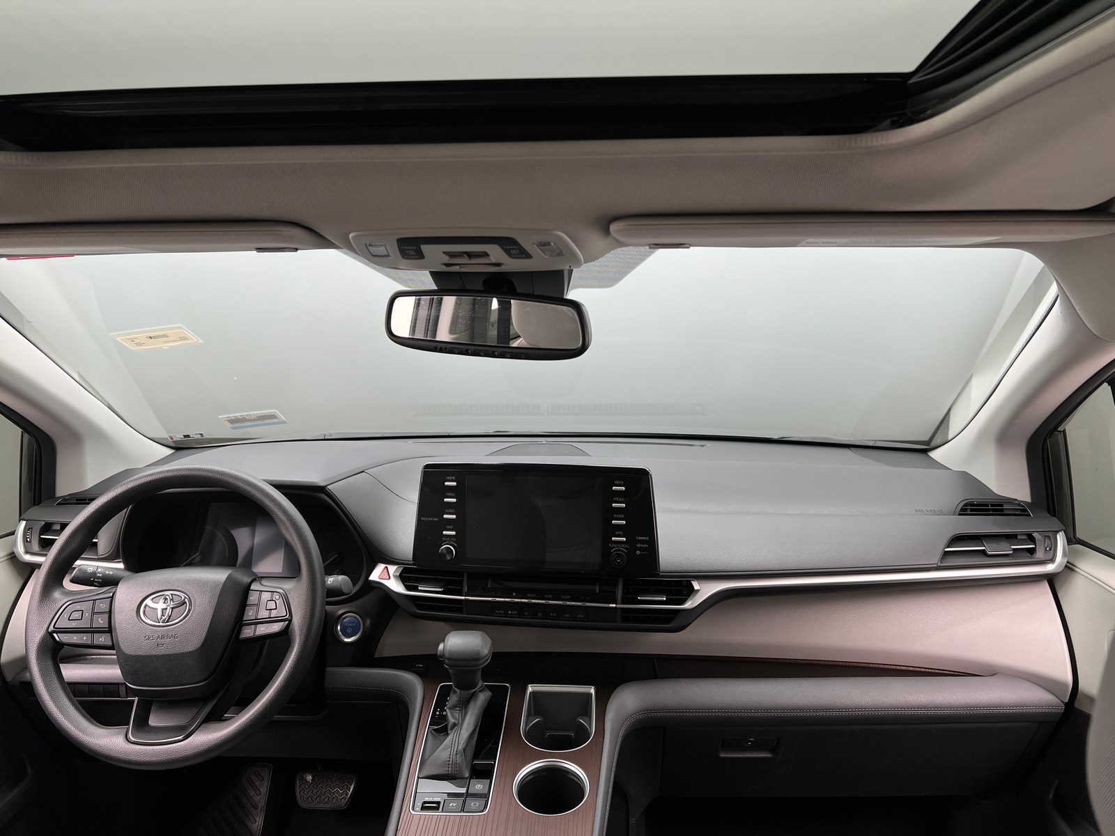 Thumbnail: 2022 Toyota Sienna - 3