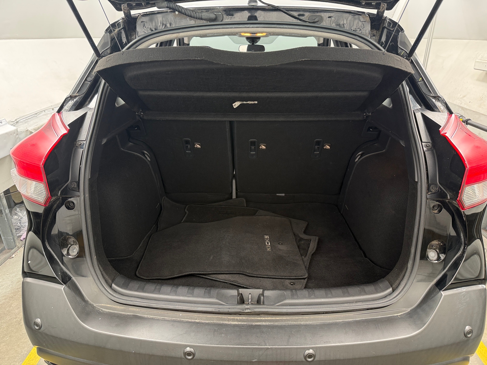 Thumbnail: 2020 Nissan Kicks - 7