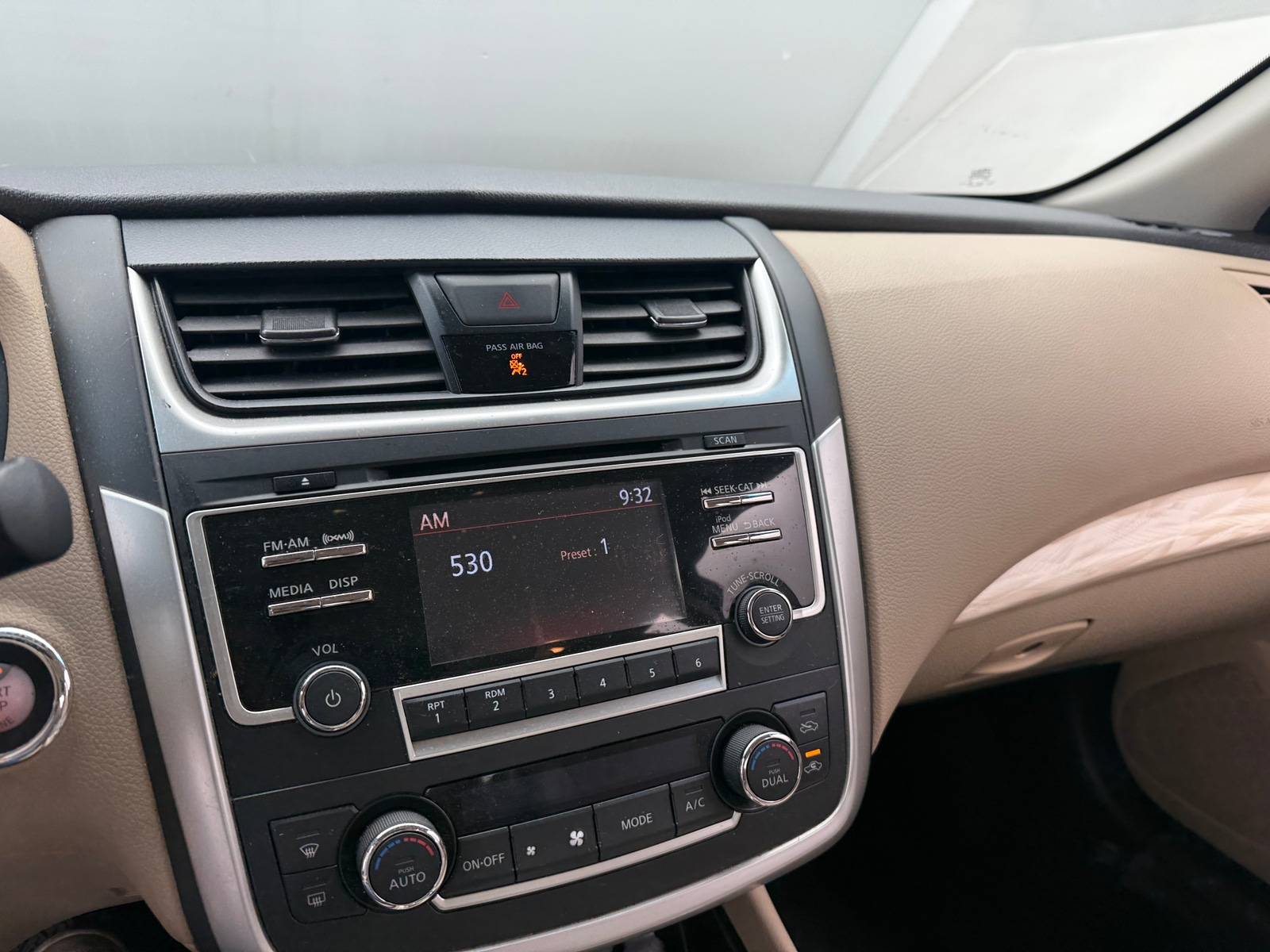 Thumbnail: 2017 Nissan Altima - 3