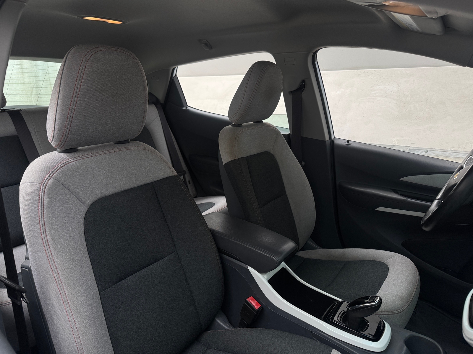 Thumbnail: 2017 Chevrolet Bolt EV - 2