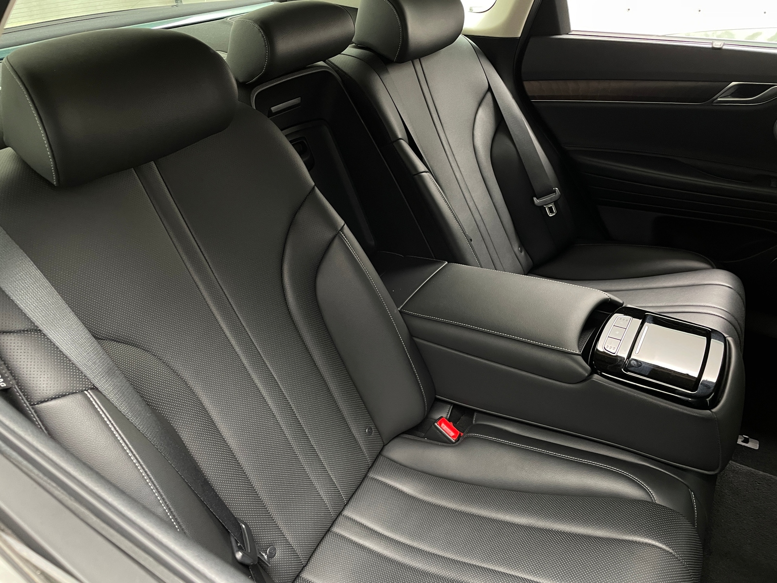 Thumbnail: 2022 Genesis G80 - 5