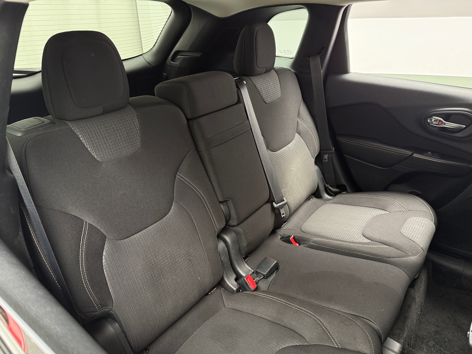 Thumbnail: 2015 Jeep Cherokee - 6