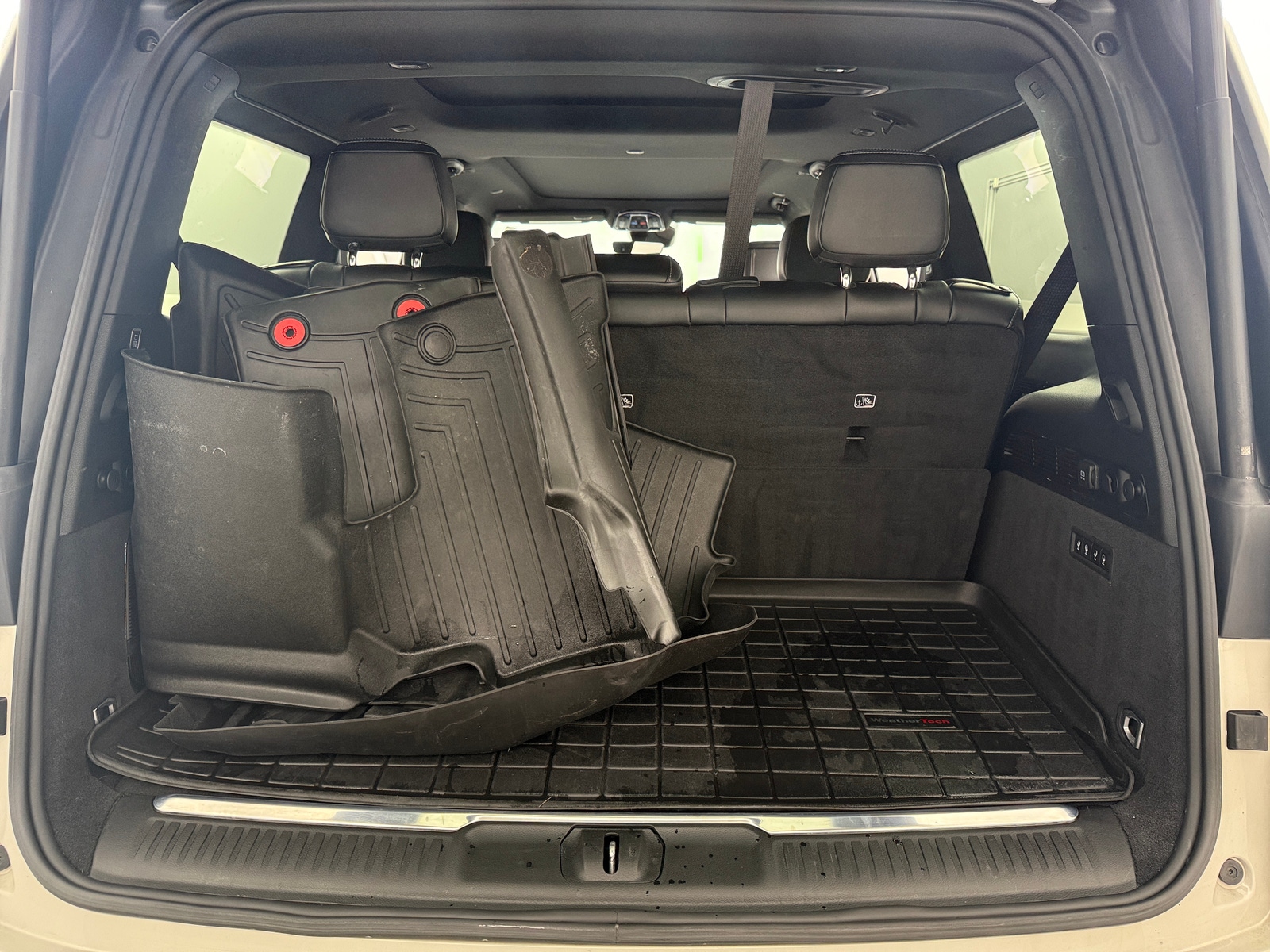 Thumbnail: 2022 Jeep Grand Wagoneer - 6